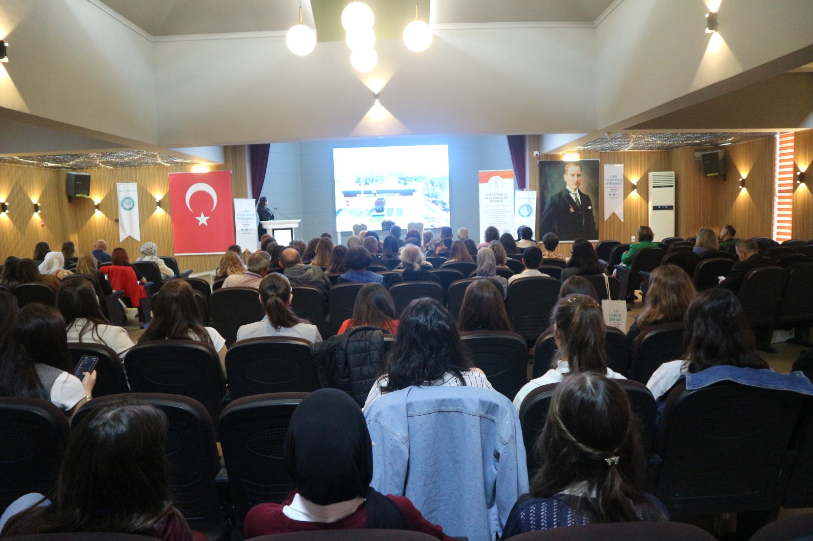 “V. Ulusal Biyoloji Eğitimi Kongresi” BAÜN Necatibey Eğitim Fakültesi Ev Sahipliğinde Gerçekleştirildi