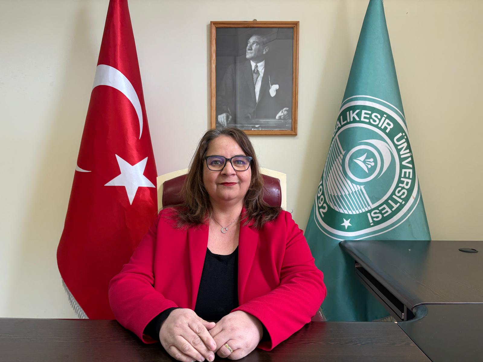 Öğr. Gör. Dr. Yasemin SAYAN
