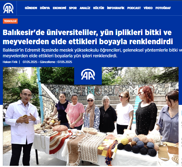 Balıkesir'de üniversiteliler, yün iplikleri bitki ve meyvelerden elde ettikleri boyayla renklendirdi