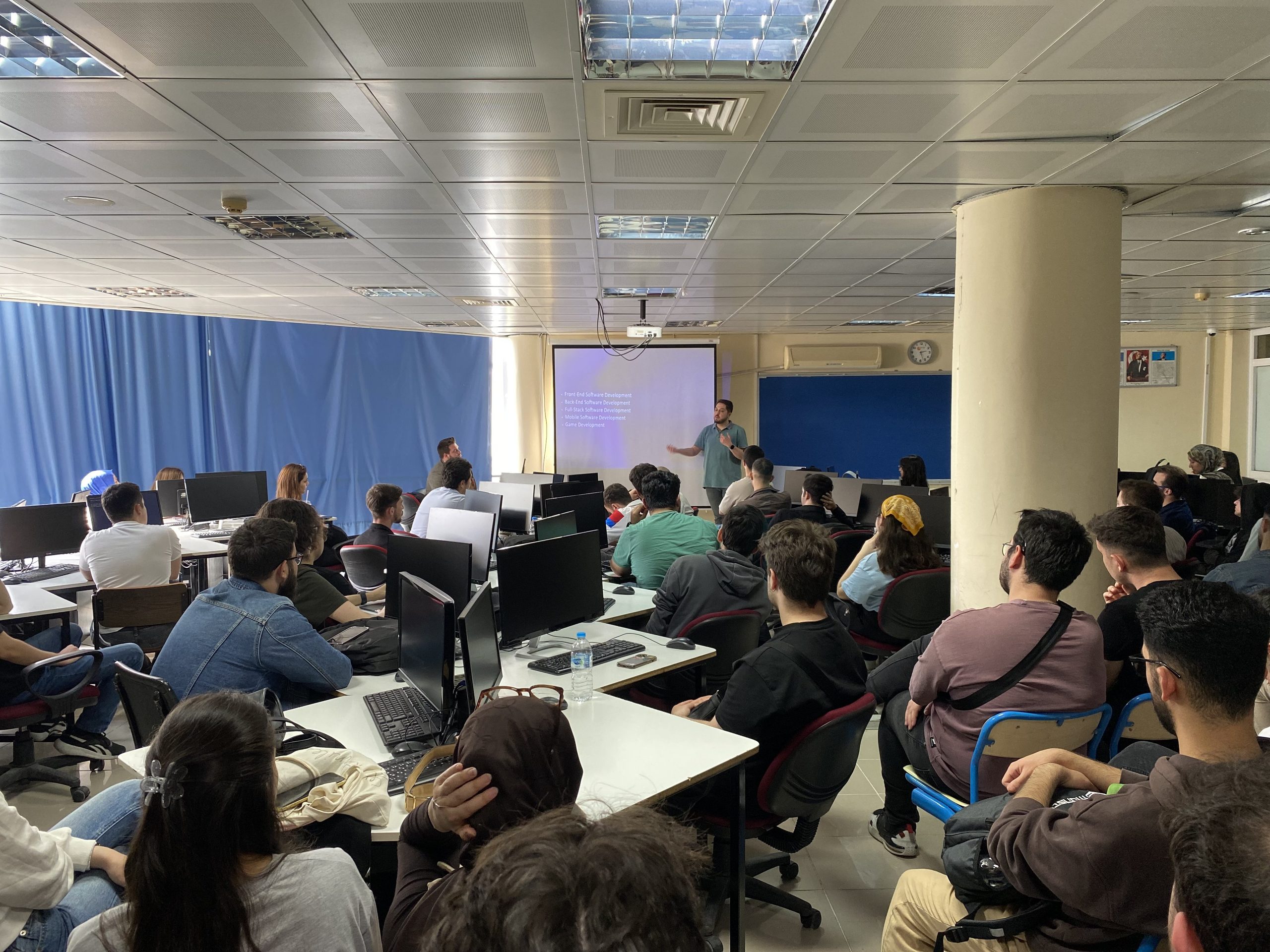 "2025'de Bilgisayar Programcıları için Kariyer Olanakları" Semineri 2