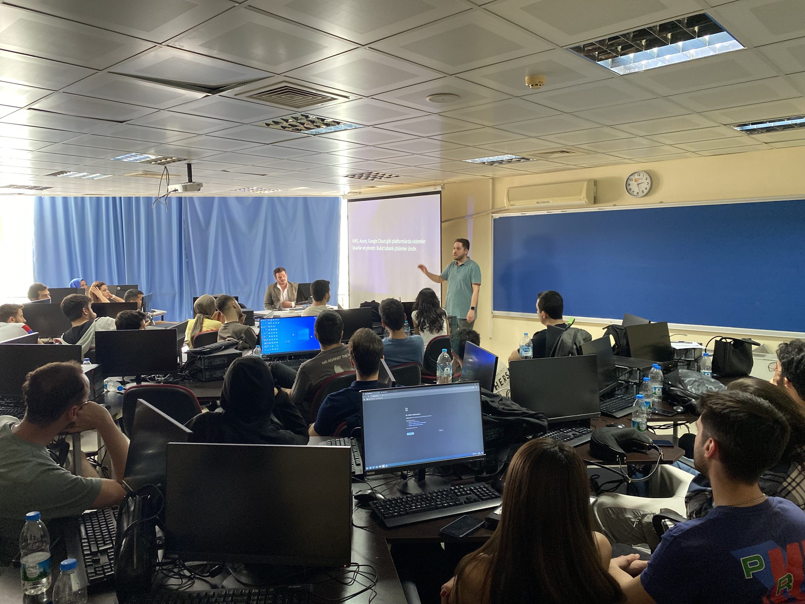 "2025'de Bilgisayar Programcıları için Kariyer Olanakları" Semineri 4