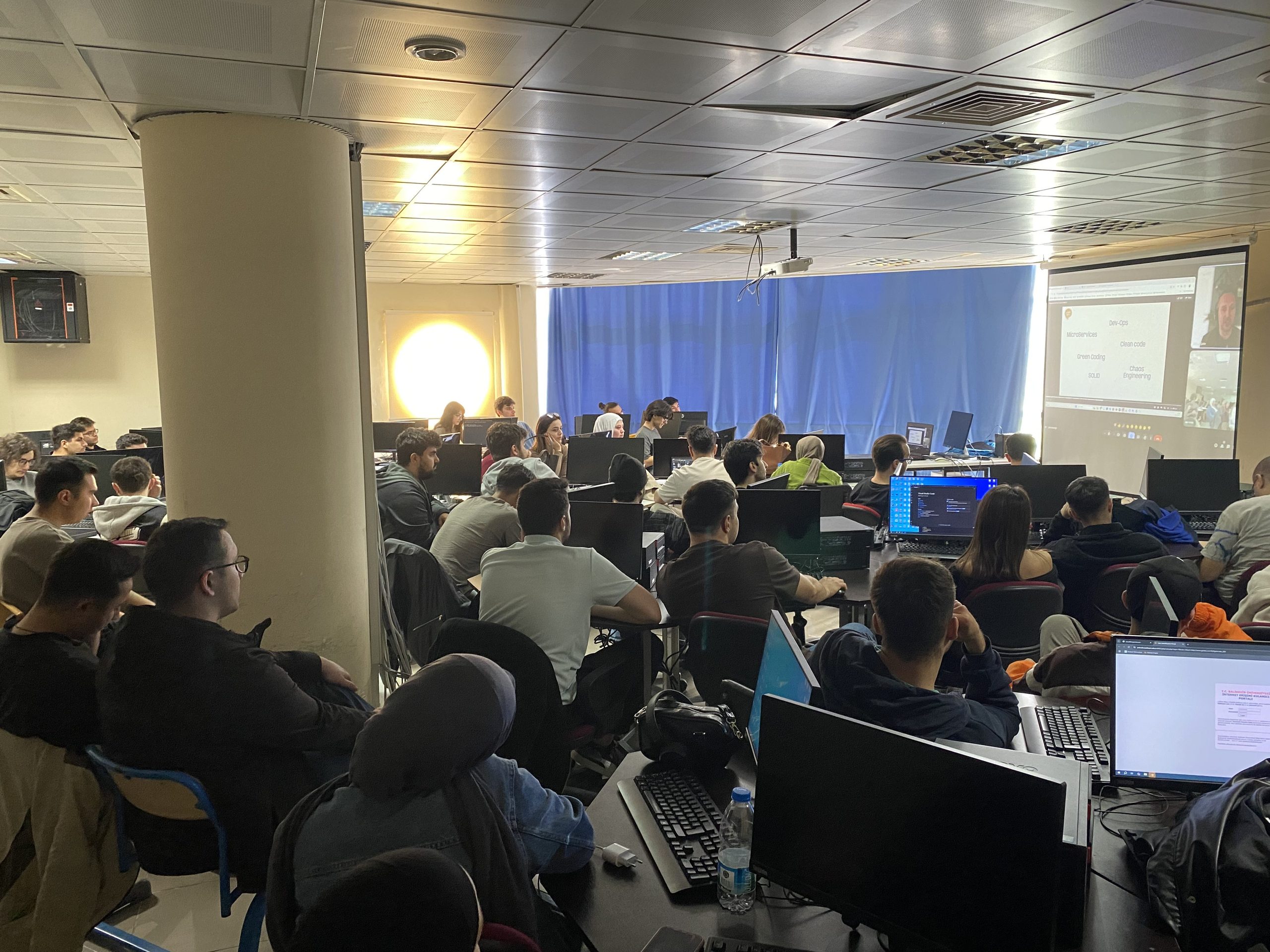 "Bugünün Kodu, Yarının Dünyası! [“Geleceğe Giriş”]" Semineri 4