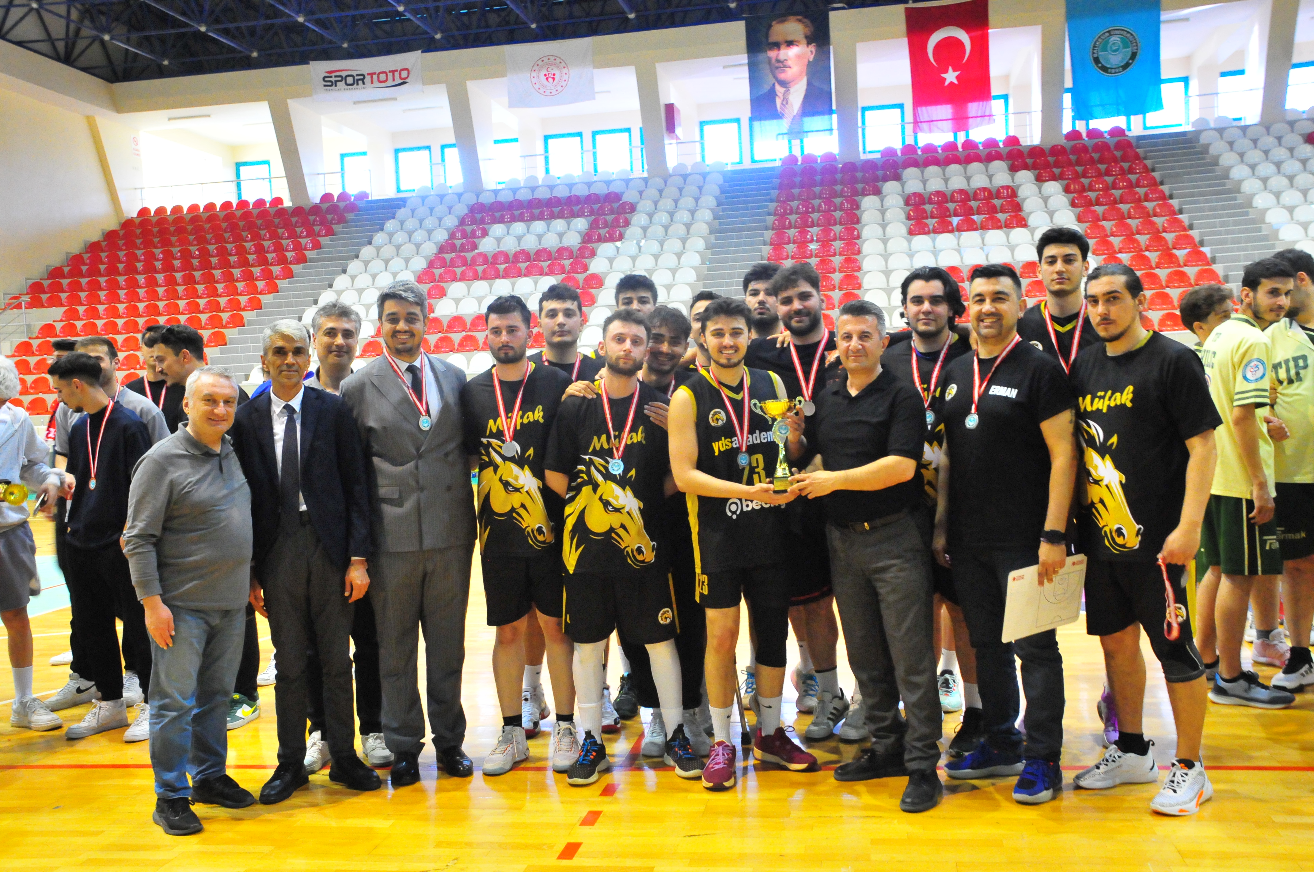Bahar Şenlikleri Basketbol Turnuvasında Şampiyon Tıp Fakültesi 2