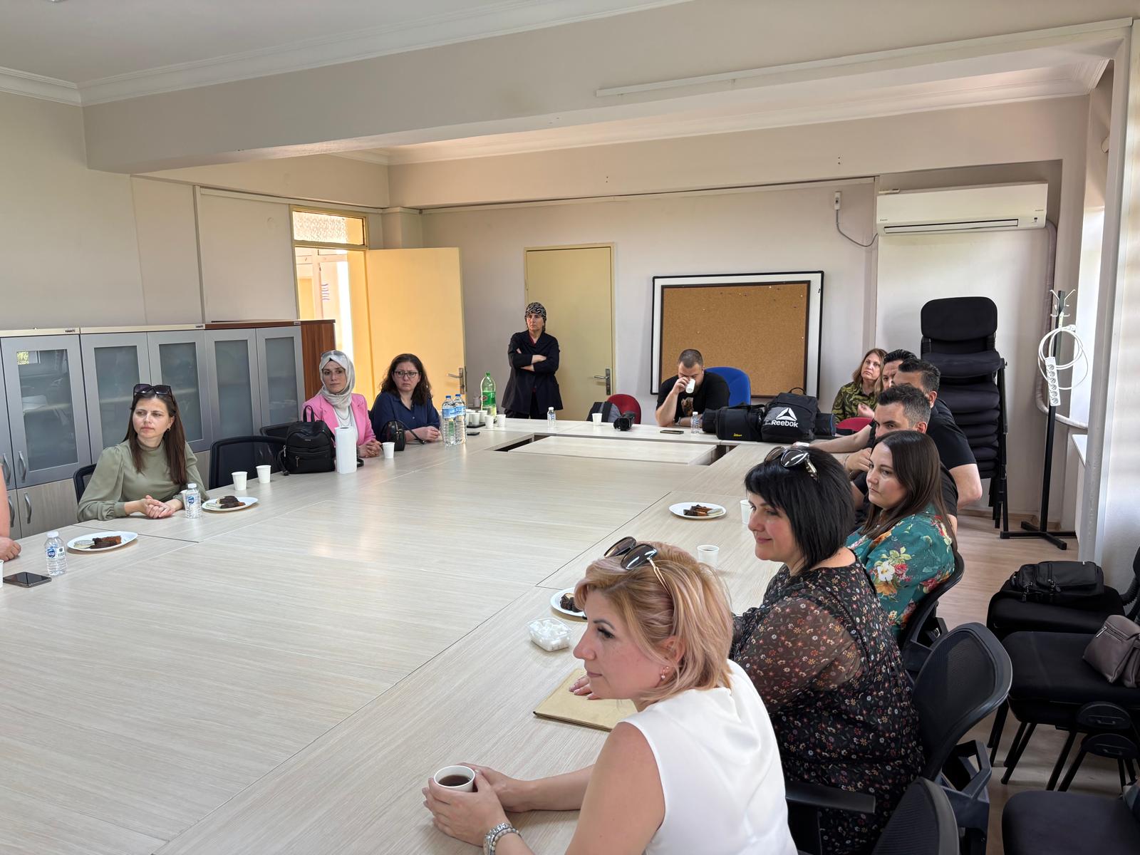 Komrat Devlet Üniversitesi Öğrencileri Yabancı Diller Yüksekokulu’nu Ziyaret Etti 8