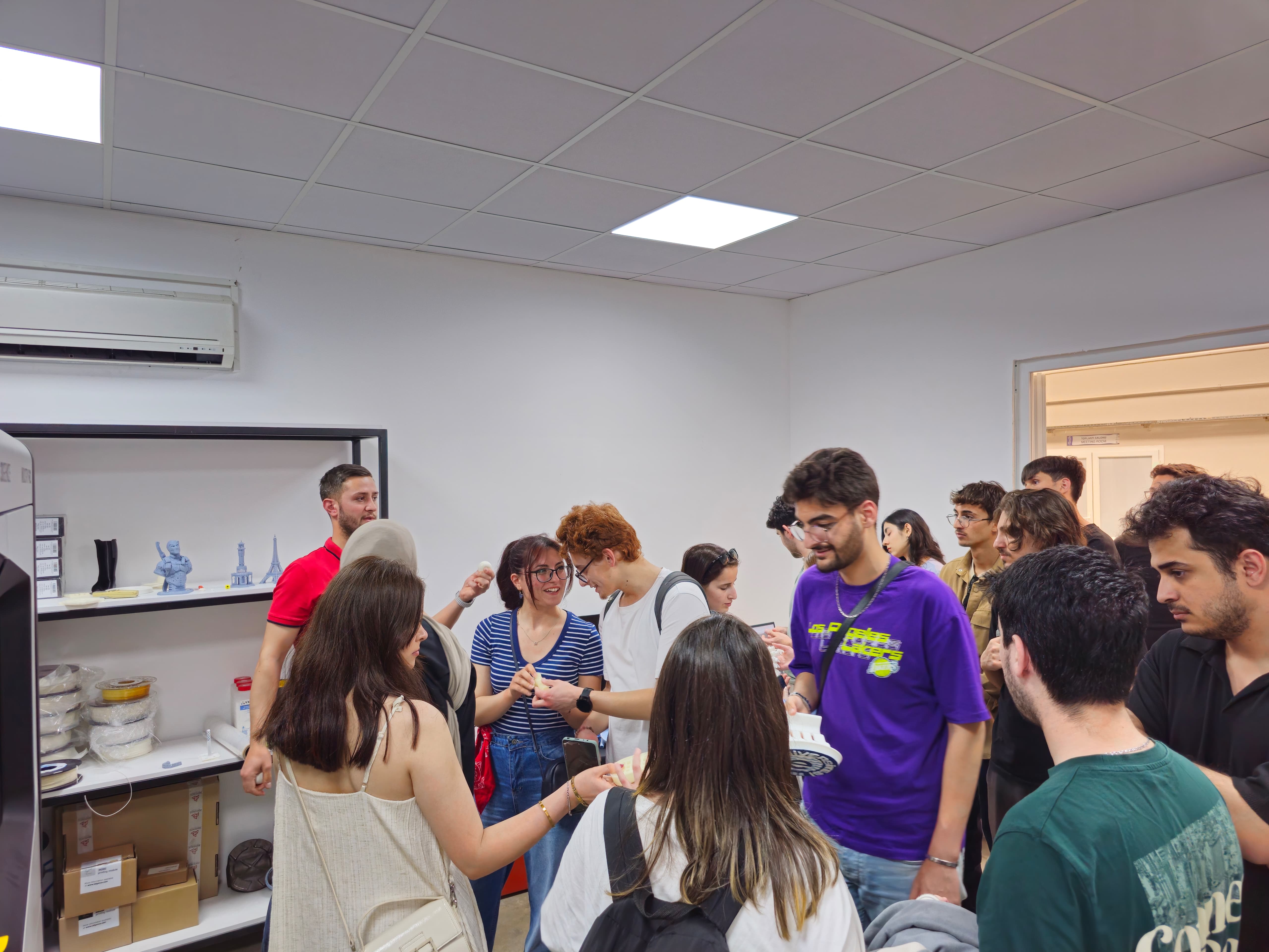 Balıkesir Üniversitesi Elektrik ve Bilgisayar Sistemleri Topluluğu’ndan İzmir Teknoparklarına Teknik Gezi 4