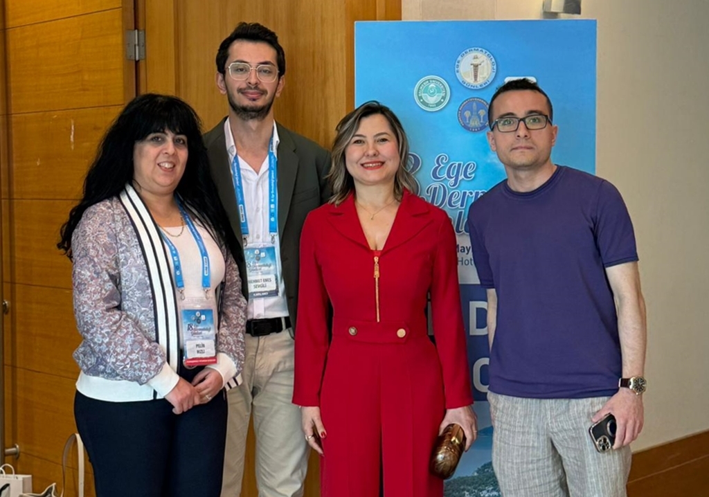 Fakültemiz Öğretim Üyeleri Prof. Dr. Fatma Arzu Kılıç, Dr. Öğr. Üyesi Pelin Hızlı ve Dr. Öğr. Üyesi İlkay Can Fethiye'de düzenlenen 18. Ege Dermatoloji Günleri Kongresi'nde Fakültemizi gururla temsil etti. 4