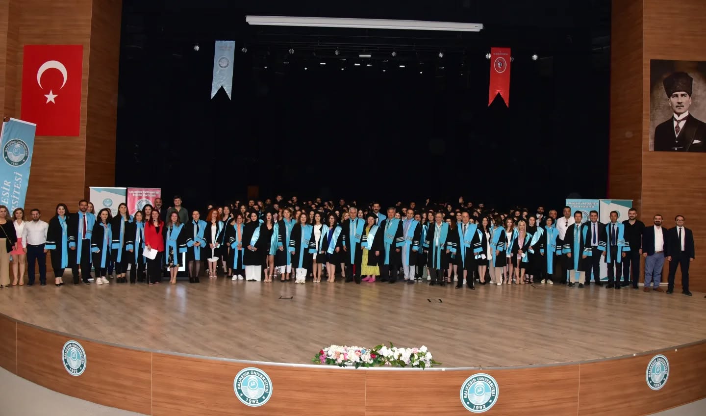 Fakültemiz 2024-2025 Eğitim-Öğretim Yılı Mezunları için Mezuniyet Töreni Düzenlendi