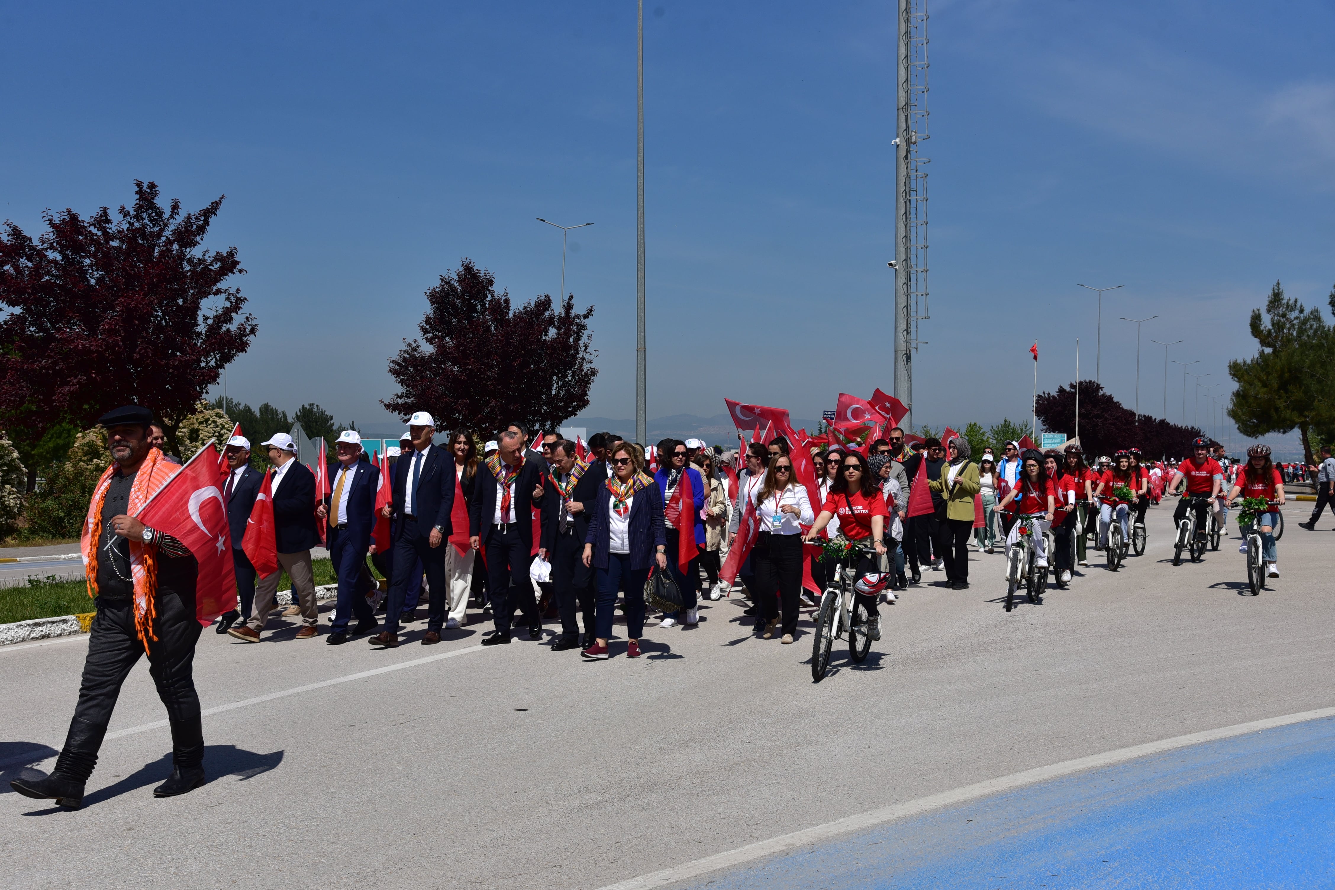 Bahar Şenliği Kortej Yürüyüşü 3