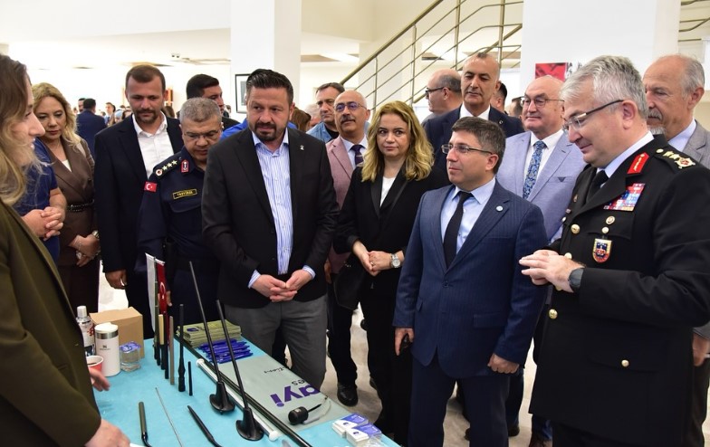 Milli Savunma ve Teknoloji Topluluğu Tarafından Düzenlenen Ulusal Savunma ve Teknoloji Zirvesi 1