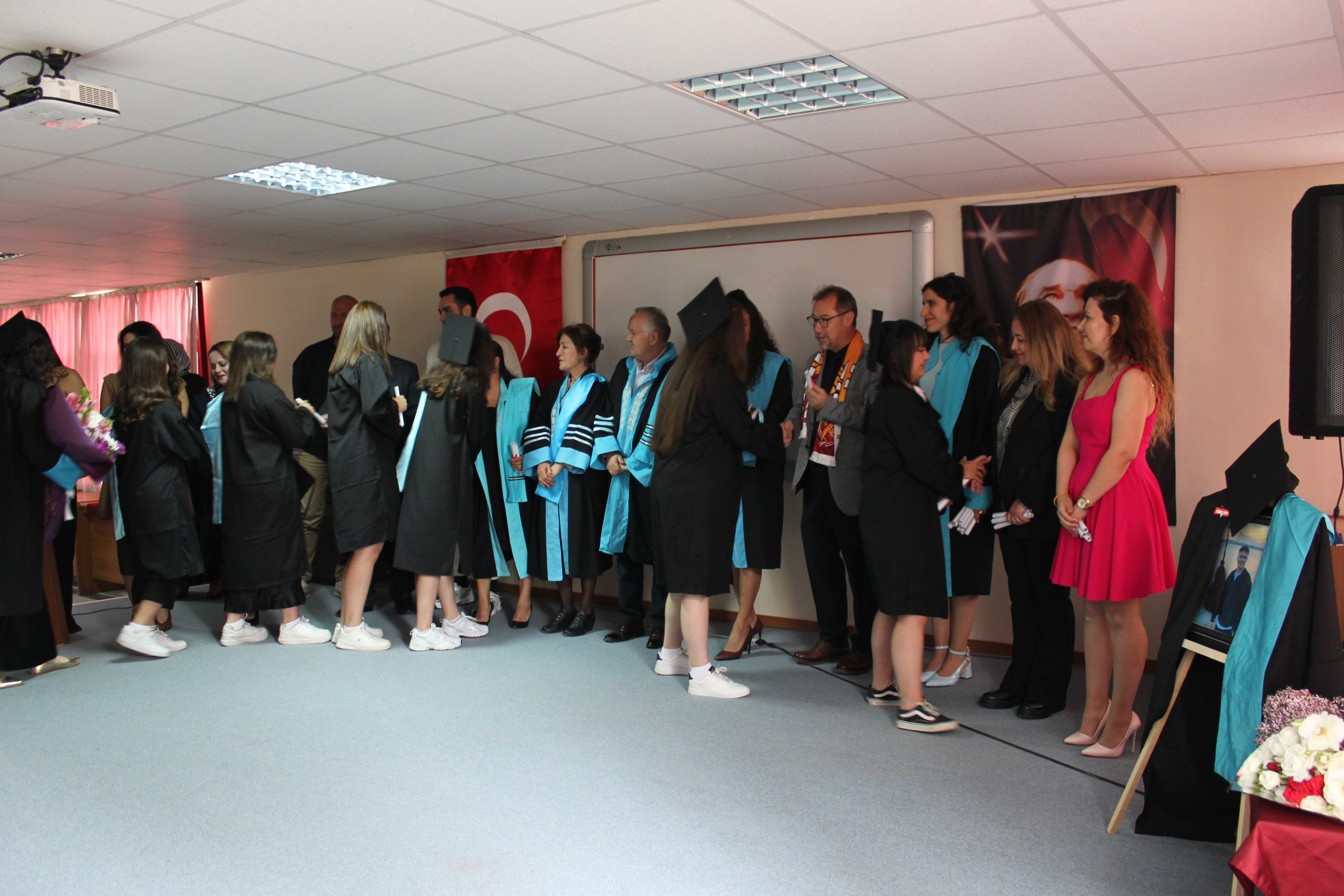 Meslek Yüksekokulumuz 2024-2025 Eğitim-Öğretim yılı mezunları için mezuniyet töreni düzenlendi. 7