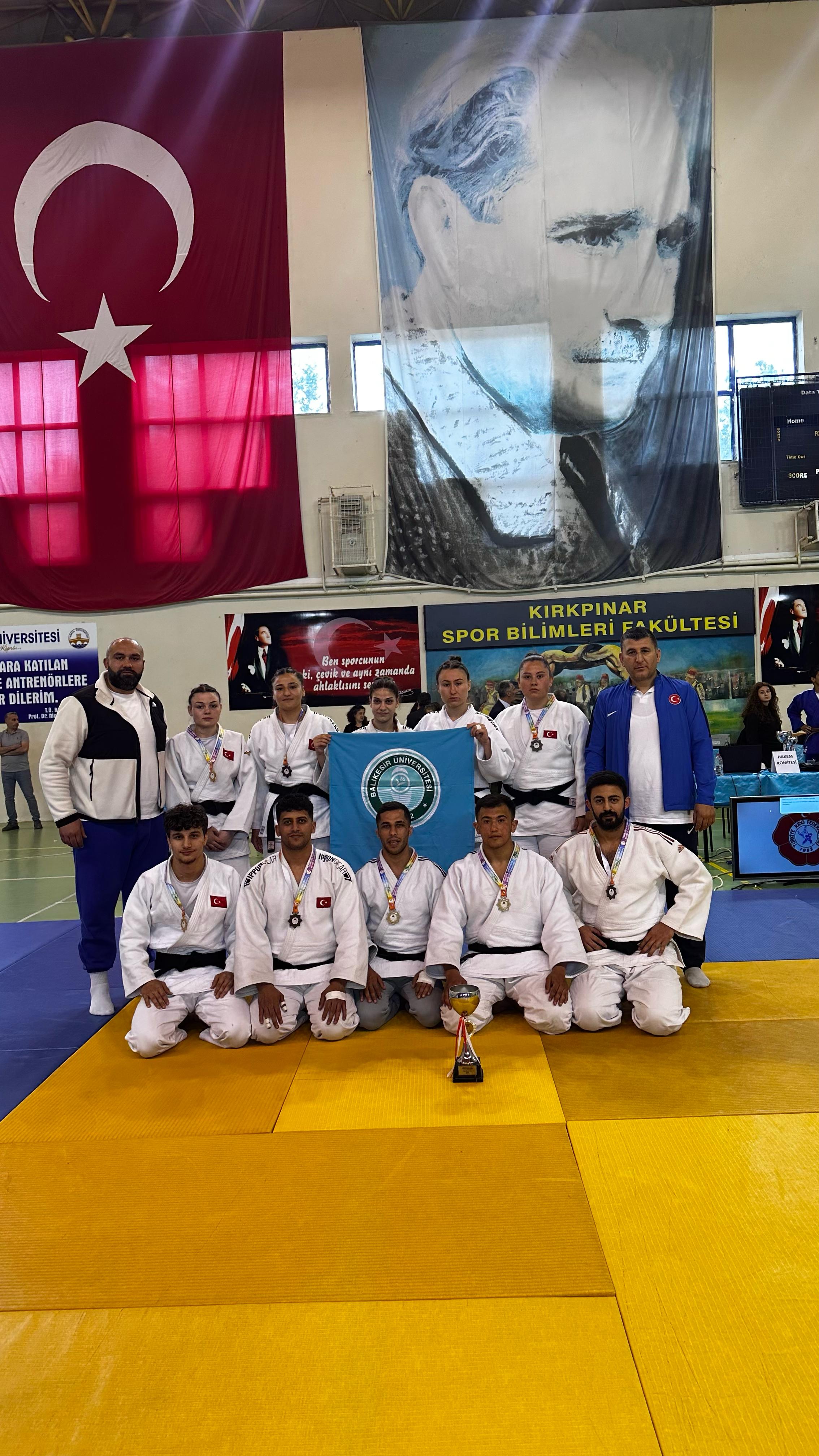 BAÜN lü Judocular Türkiye yi Salladı Judoda 28 Üniversite Arasından Türkiye 2.liği 2