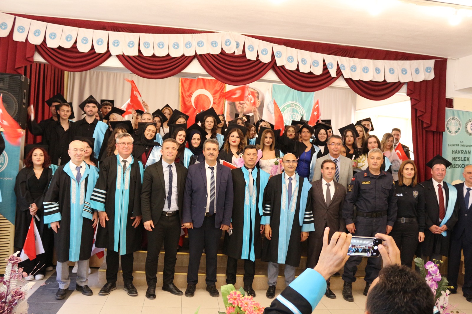 Havran Meslek Yüksekokulu Mezuniyet Töreni Coşkuyla Gerçekleşti 8