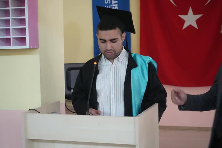Balıkesir Üniversitesi (BAÜN) Edremit Meslek Yüksekokulunda 2024-2025 Eğitim-Öğretim yılı mezunları için mezuniyet töreni düzenlendi. 4