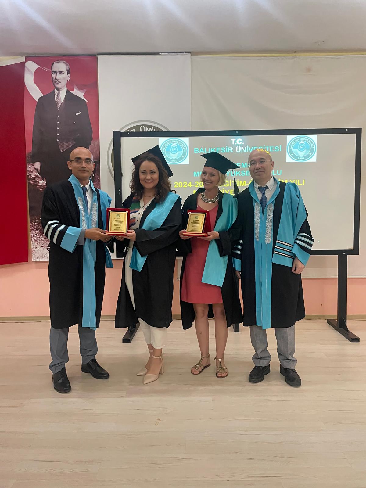 Balıkesir Üniversitesi (BAÜN) Edremit Meslek Yüksekokulunda 2024-2025 Eğitim-Öğretim yılı mezunları için mezuniyet töreni düzenlendi. 10