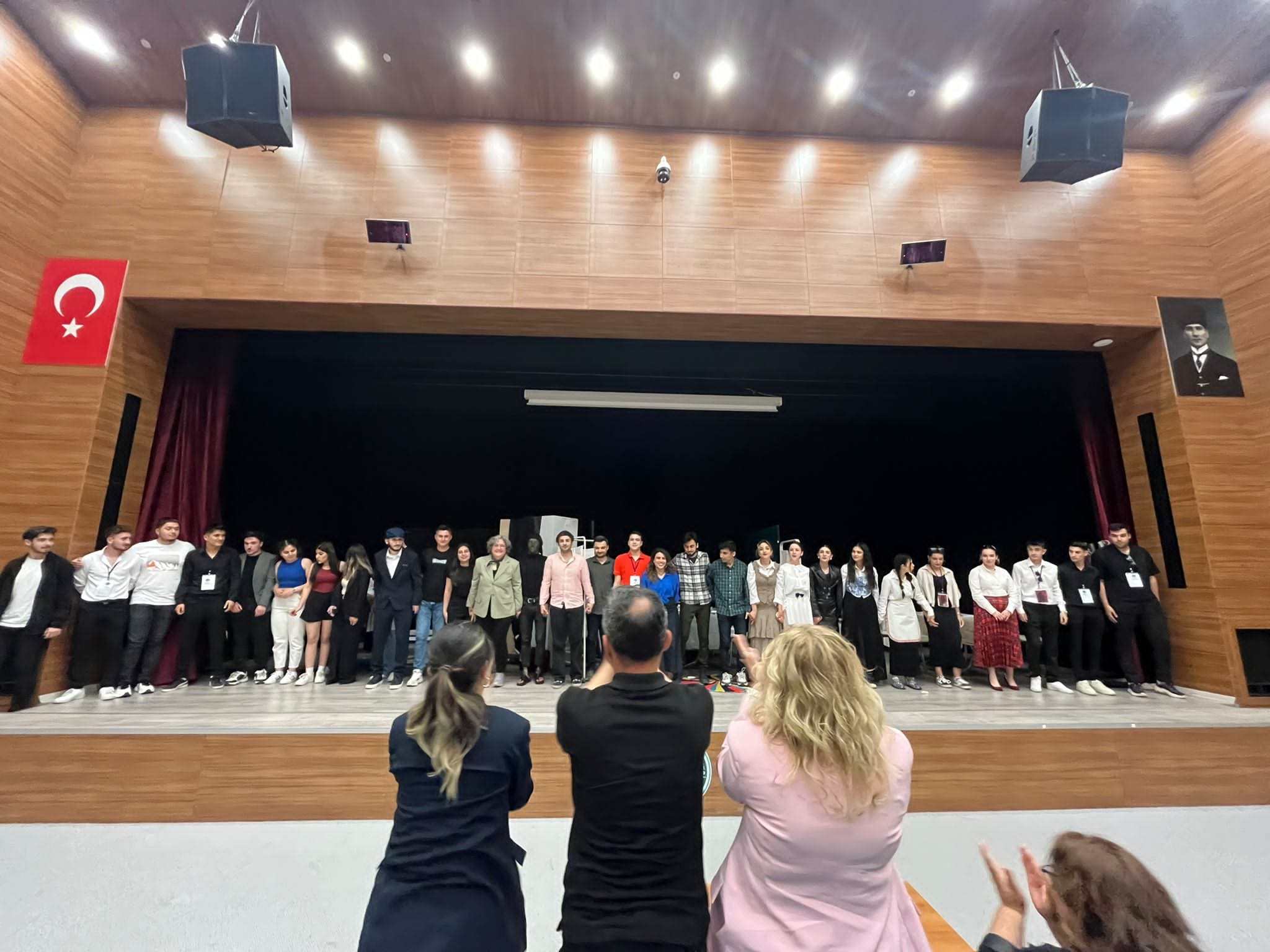 Balıkesir MYO Pazarlama ve Reklamcılık Bölümünün FRANZ KAFKA - DÖNÜŞÜM Tiyatro Oyunu 6