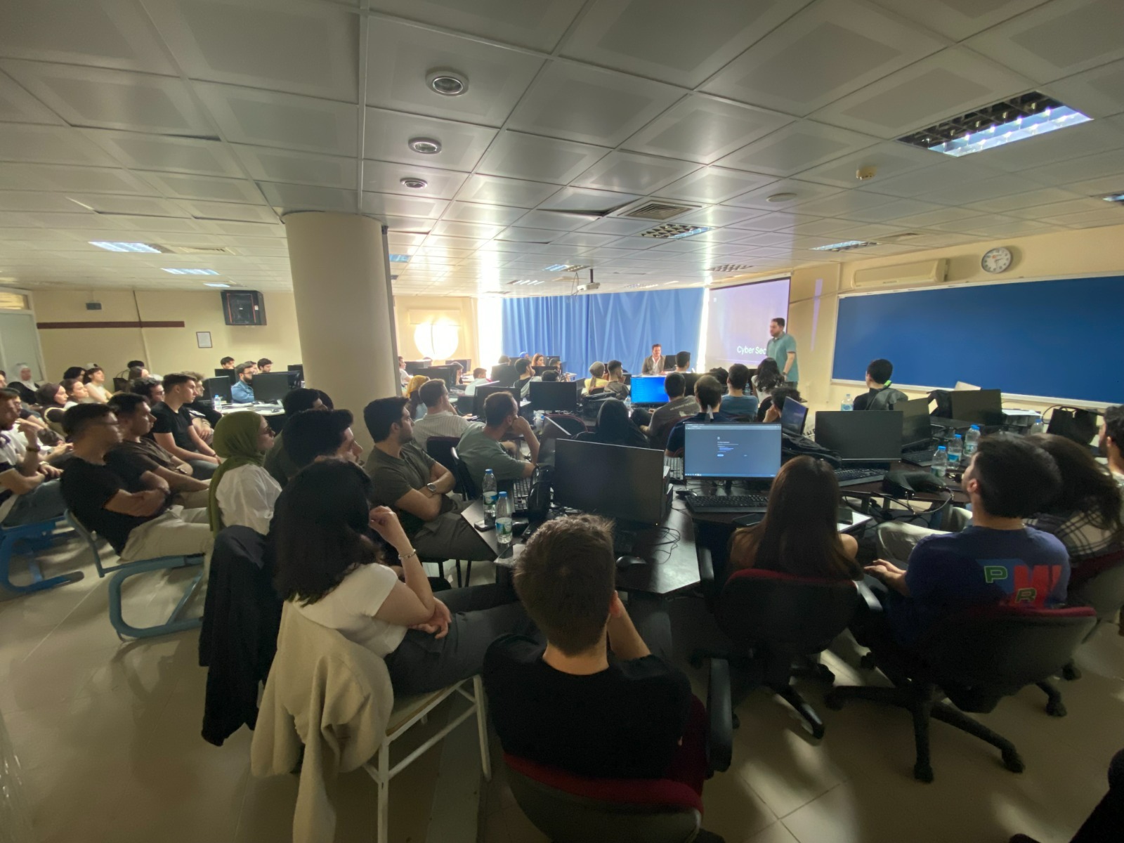 Balıkesir MYO Bilgisayar Teknolojileri Bölümünün “2025'de Bilgisayar Programcıları için Kariyer Olanakları” Semineri 4