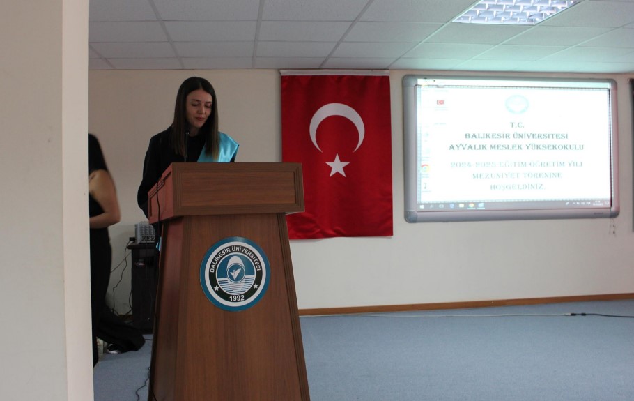 Ayvalık MYO Mezuniyet Töreninde Coşku ve Gurur Bir Arada 3