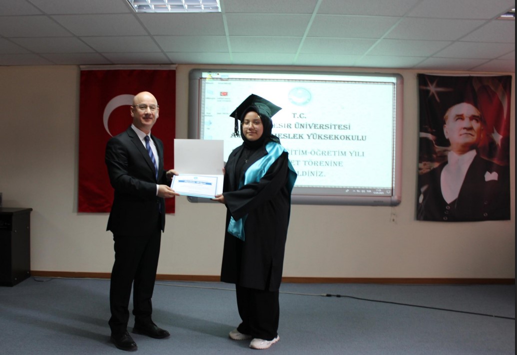 Ayvalık MYO Mezuniyet Töreninde Coşku ve Gurur Bir Arada 6
