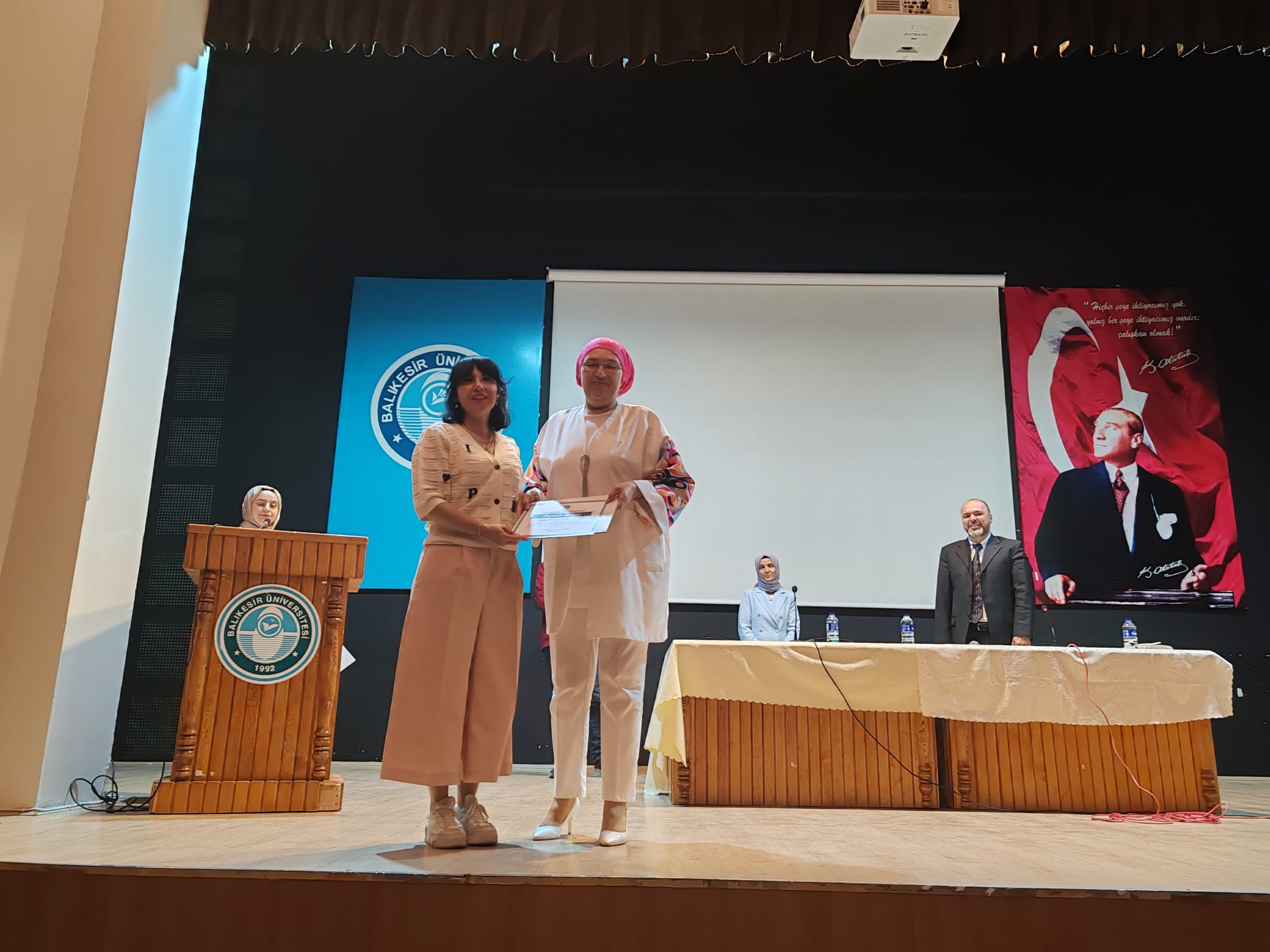 Necatibey Eğitim Fakültesi "Özel Ebeveynler Özel Hikayeler" İsimli Panele Ev Sahipliği Yaptı 2