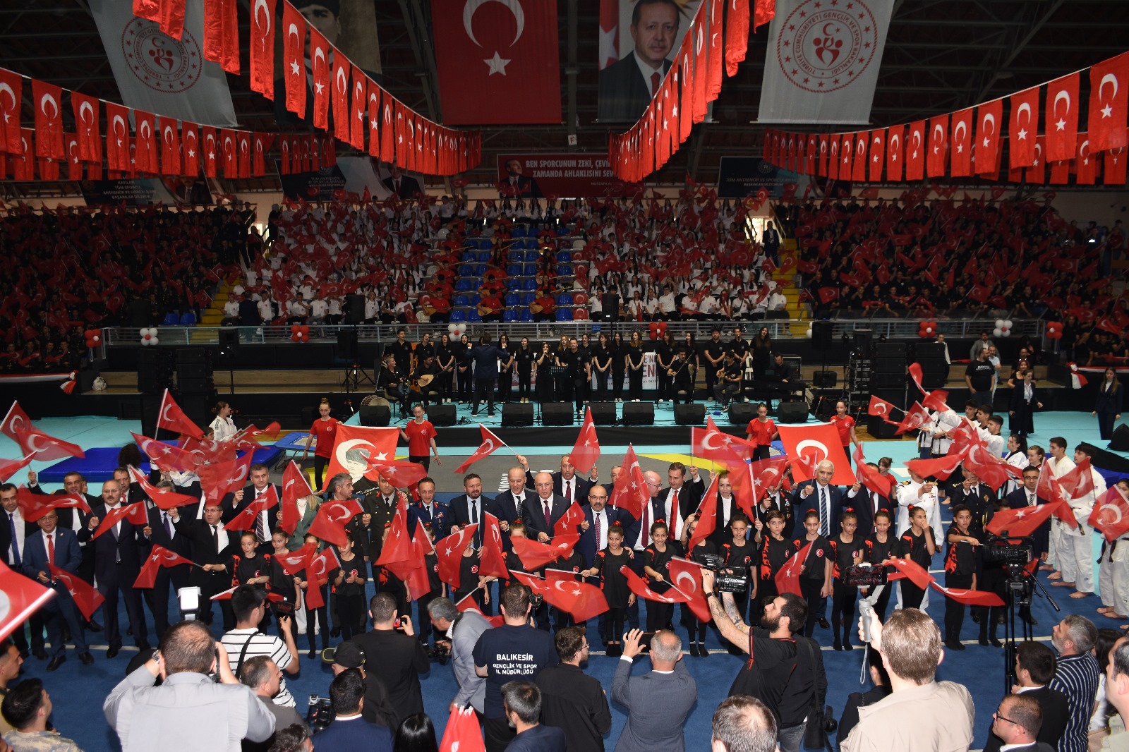 Balıkesir’de 19 Mayıs Coşkusu: BAÜN Rektörü Prof. Dr. Yücel Oğurlu 19 Mayıs Törenine Katıldı 1