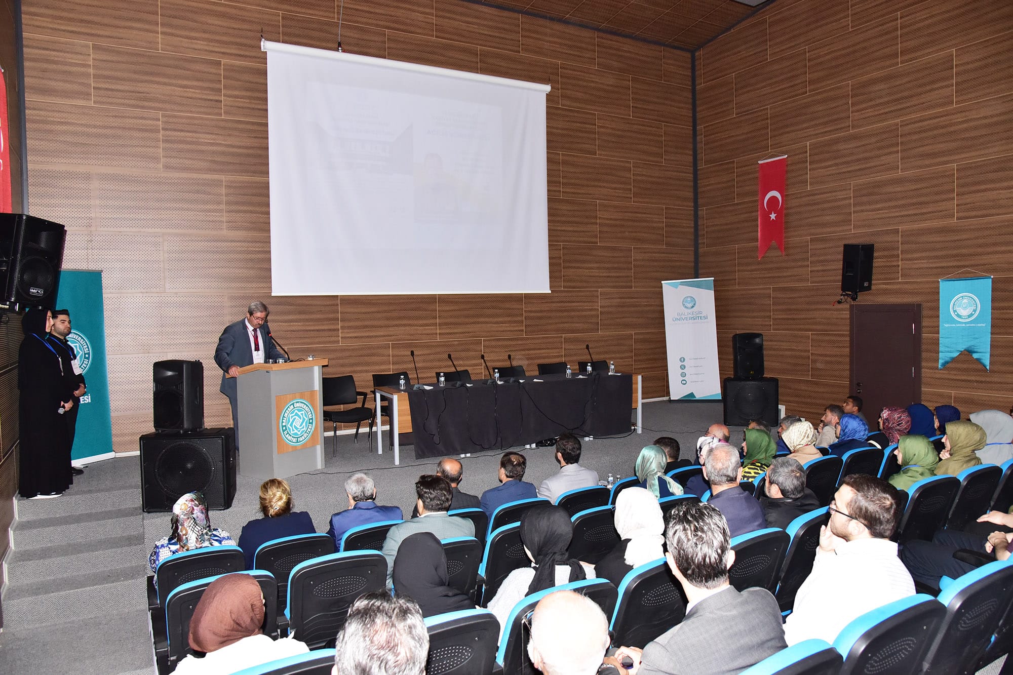Uluslararası İlahiyat Araştırmaları Öğrenci Sempozyumu Tamamlandı 10