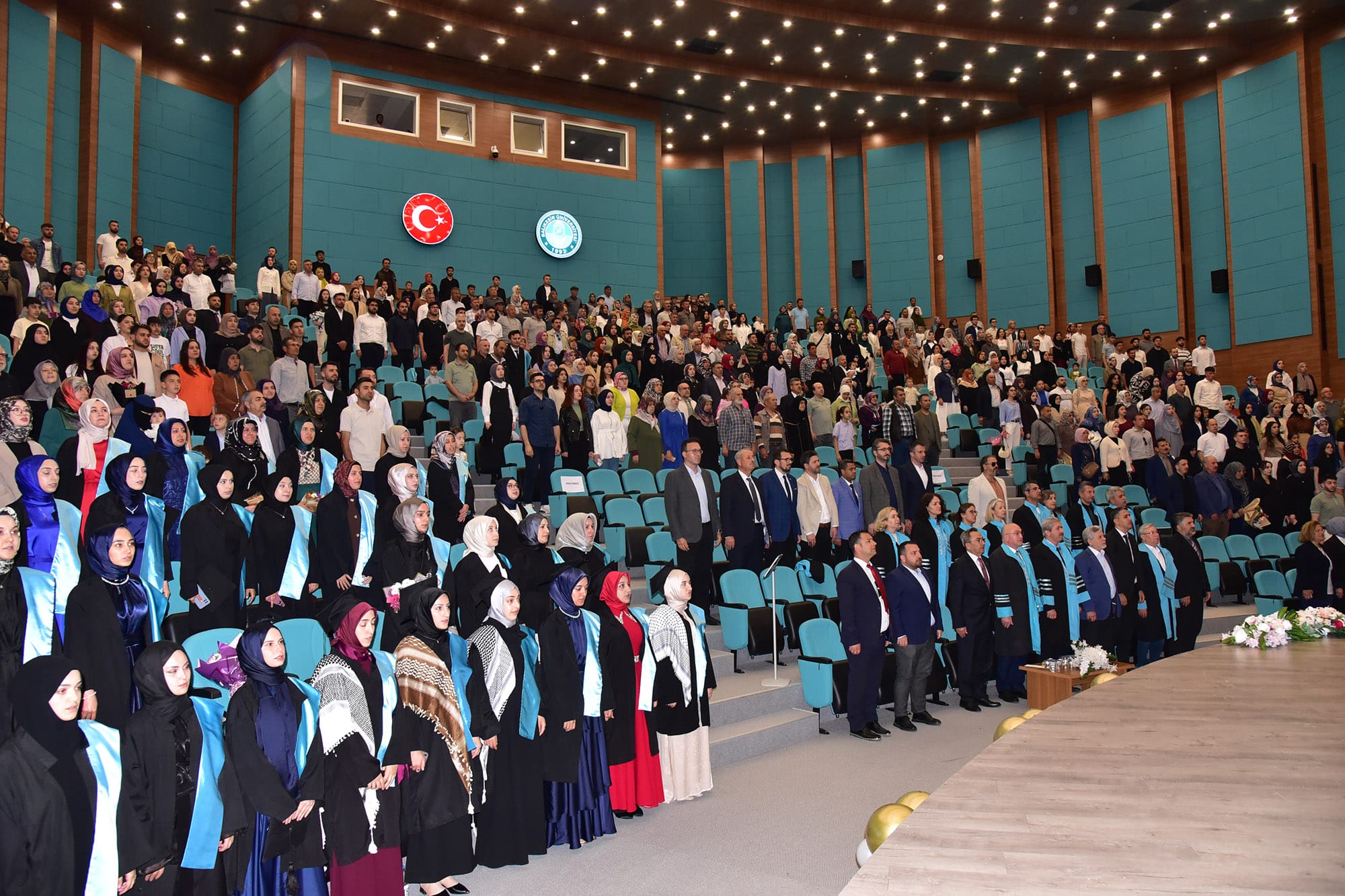 Fakültemizin 8.Dönem Mezunlarını Törenle Uğurladık.  8