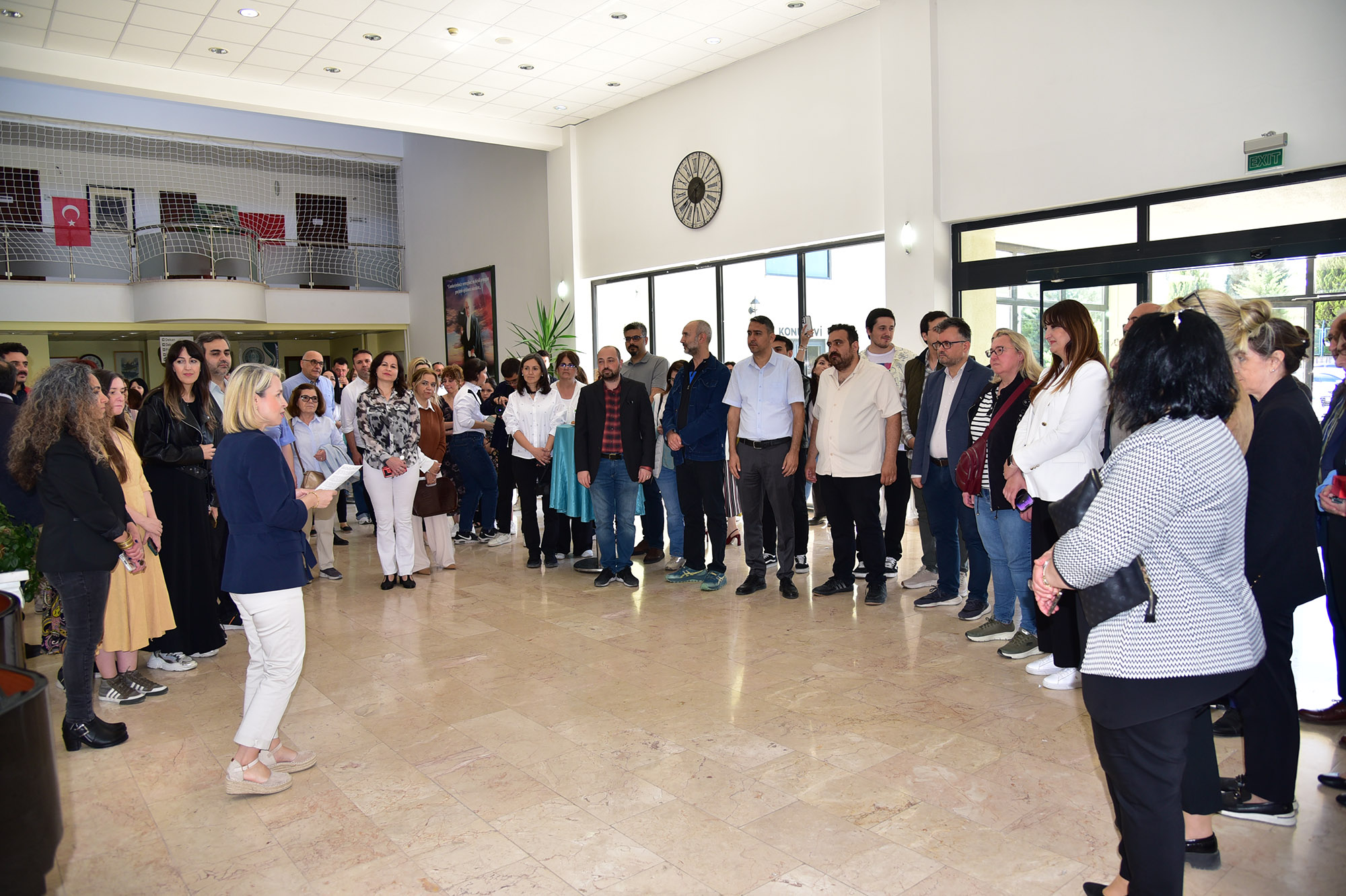 Güzel Sanatlar Fakültesi Mezuniyet Sergisi Açıldı: Mezunlar Eserleriyle Göz Doldurdu  2