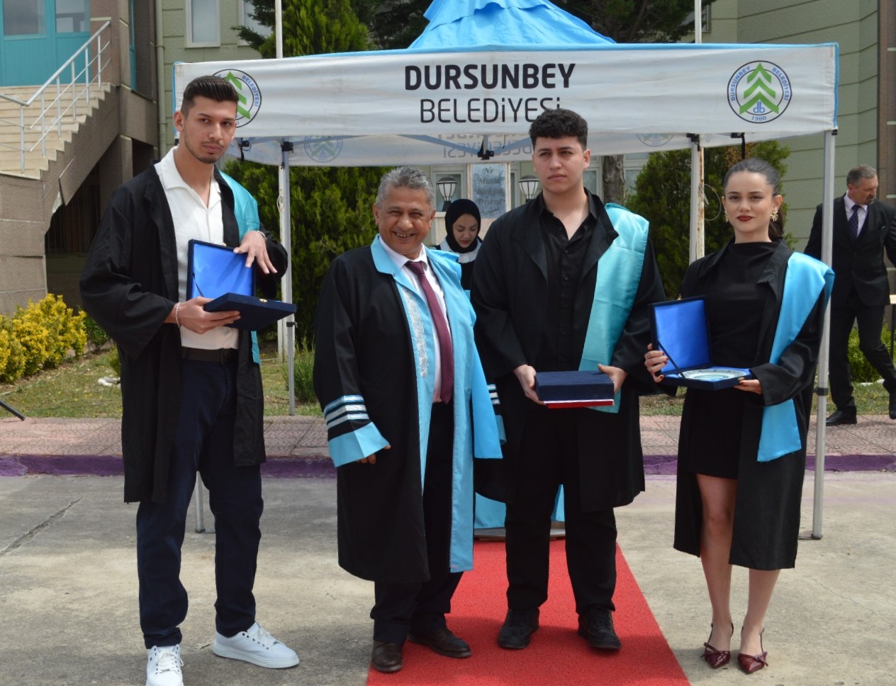Yeni Başlangıçlara Merhaba: Dursunbey MYO’da Mezuniyet Sevinci 5