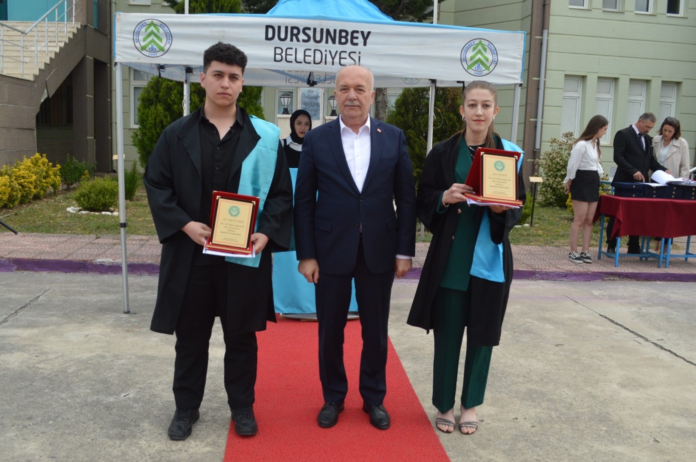 Yeni Başlangıçlara Merhaba: Dursunbey MYO’da Mezuniyet Sevinci 4