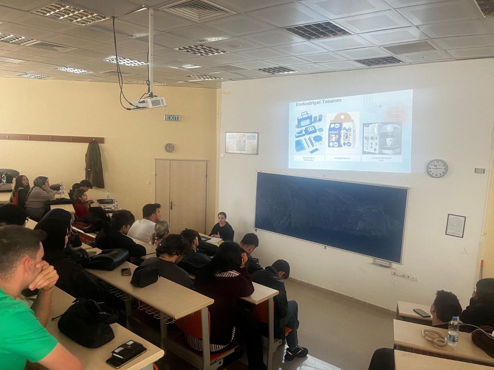 Balıkesir MYO Tasarım Bölümünün Öğrencilerin Özgün Sunumlarını İçeren Semineri 3