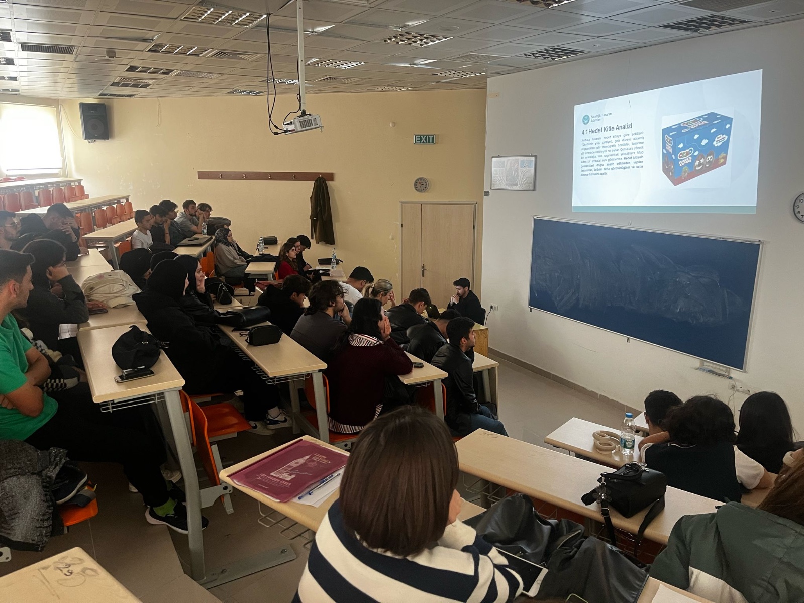 Balıkesir MYO Tasarım Bölümünün Öğrencilerin Özgün Sunumlarını İçeren Semineri 6
