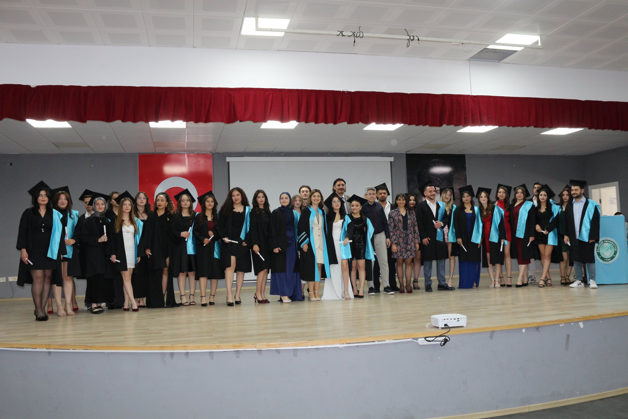 Altınoluk MYOda Mezuniyet Coşkusu 3