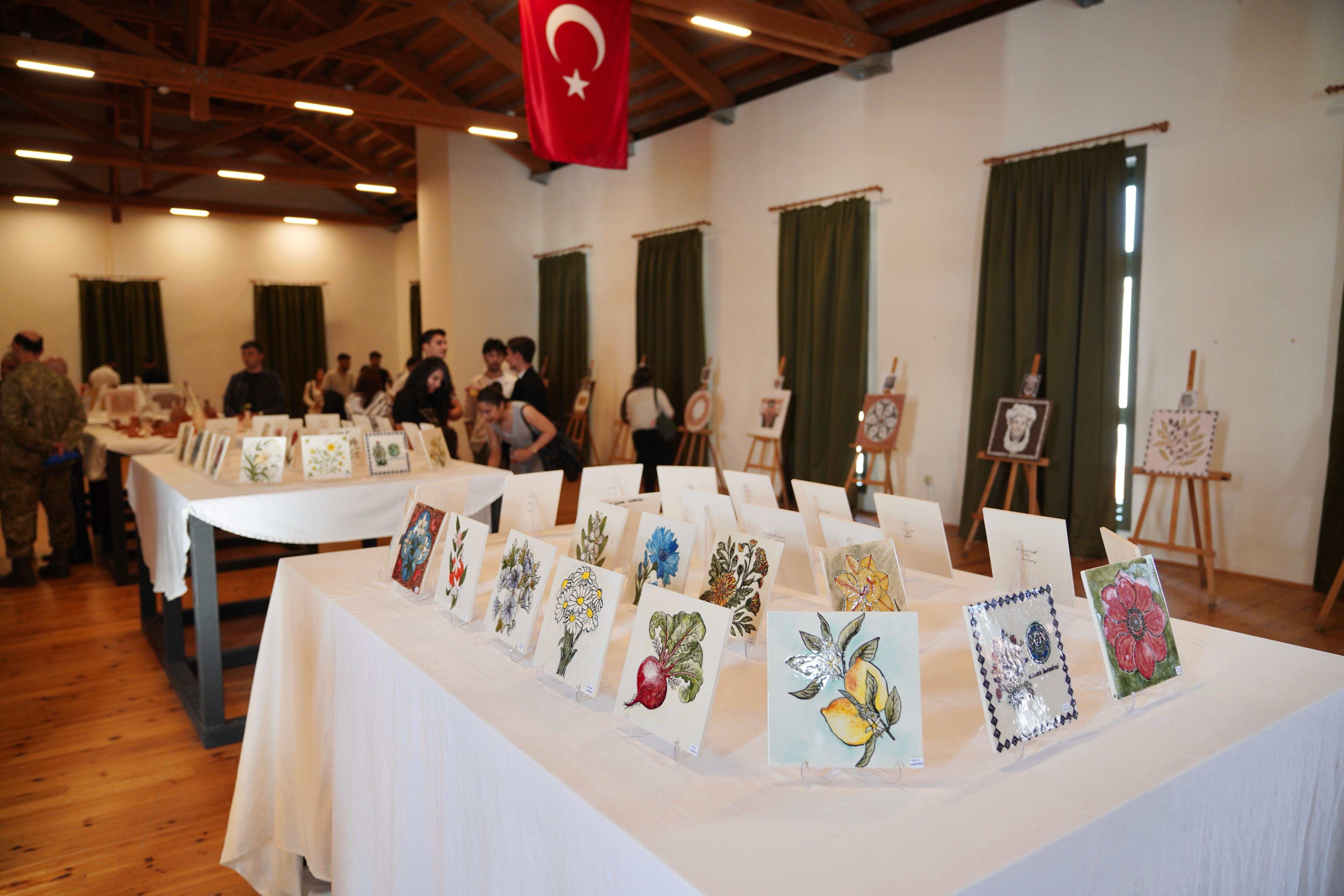 Ayvalık’ın Renkleri ve Dokusu BAÜN Öğrencilerinin Elleriyle Sanata Dönüştü 3