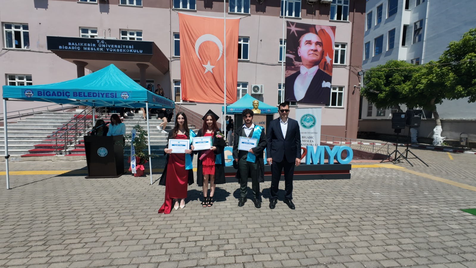 Bigadiç Meslek Yüksekokulunda Mezuniyet Töreni: Emeğin ve Azmin Kutlaması 4