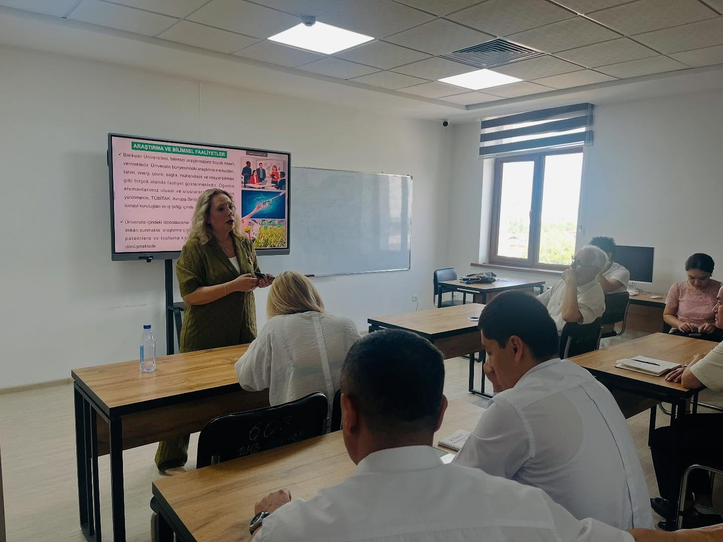 Balıkesir MYO Müdürü Doç. Dr. Fatmagül Tolun Özbekistan Renaisance Üniversitesi Bilgi Teknolojileri Bölümü Öğretim Elemanlarına Sunum Gerçekleştirdi 3