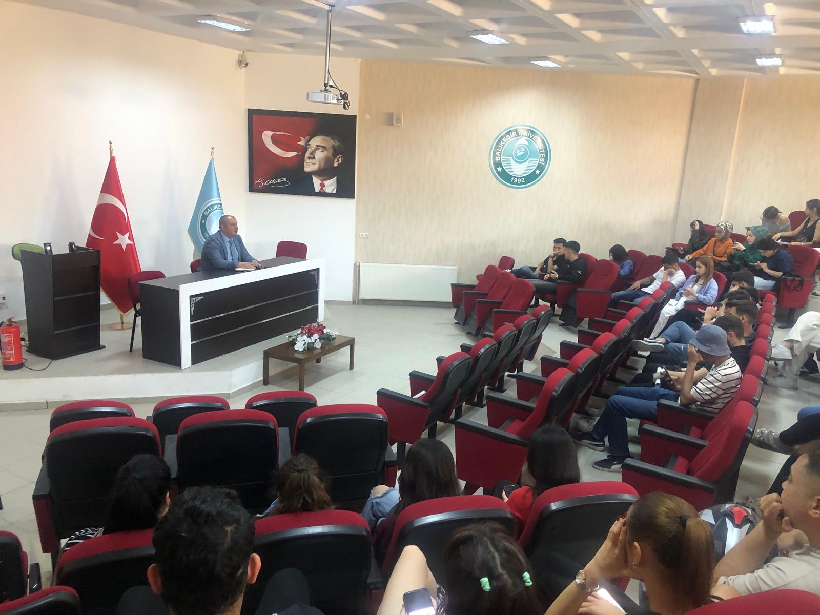 Bigadiç MYO’da Lojistik Öğrencileriyle “Öğrenci-İdare Buluşması” Gerçekleştirildi