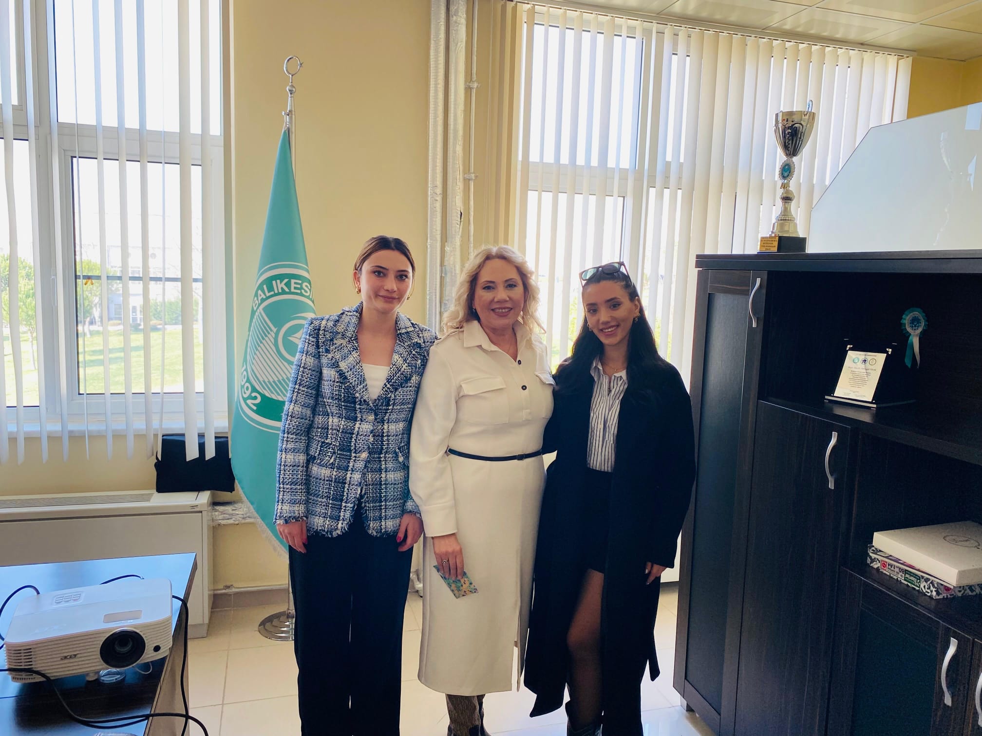 DÜNYA KADINLAR GÜNÜ'NDE ANLAMLI ETKİNLİK