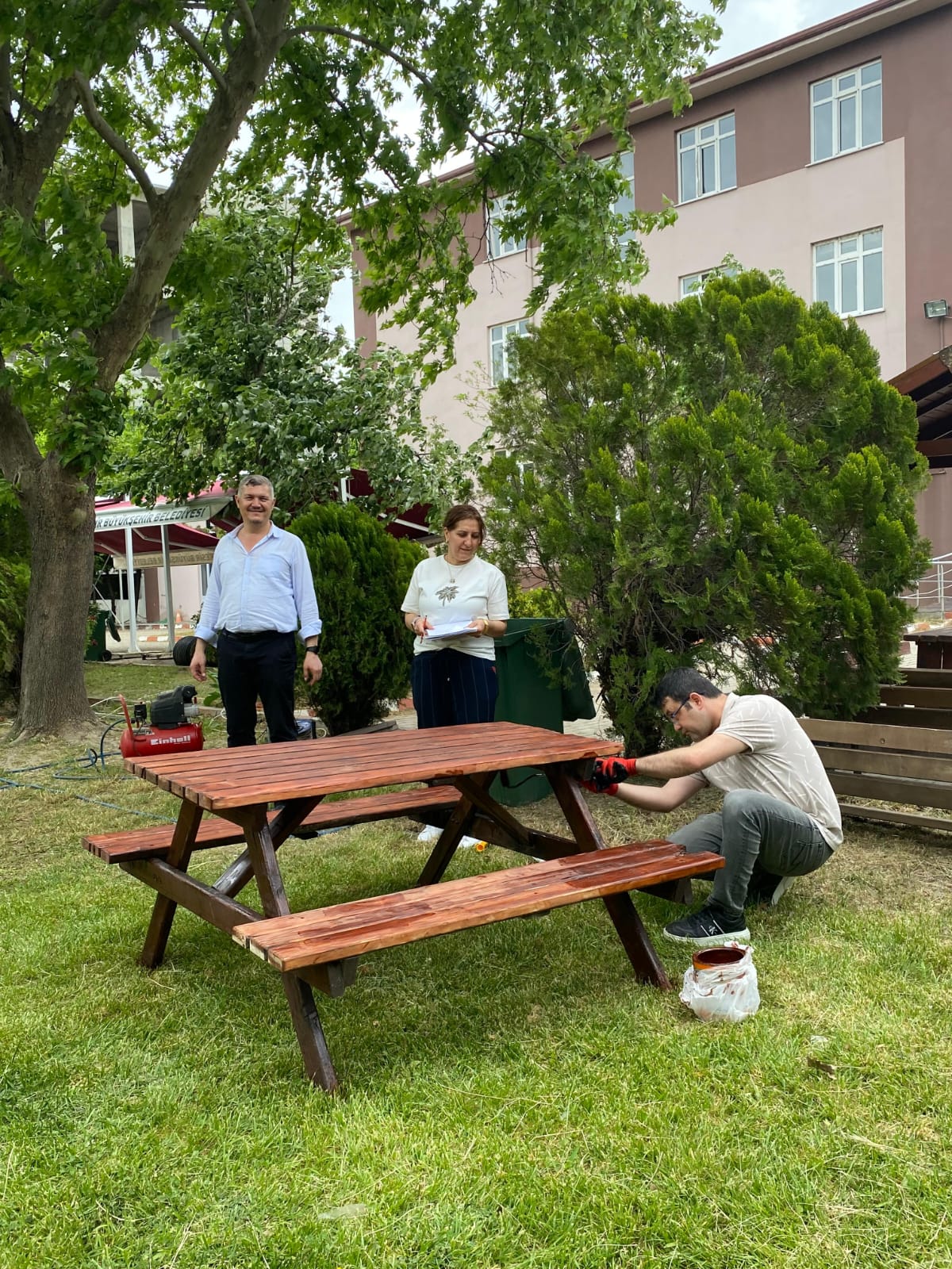 Okulumuzun Fiziksel Koşullarının İyileştirilmesi ve Bahçe Bakım Çalışmaları 