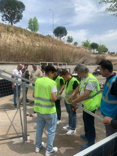 Güneşin Gücü Eğitimle Buluştu: Balıkesir MYO’da 3000w GES Devreye Alındı 4