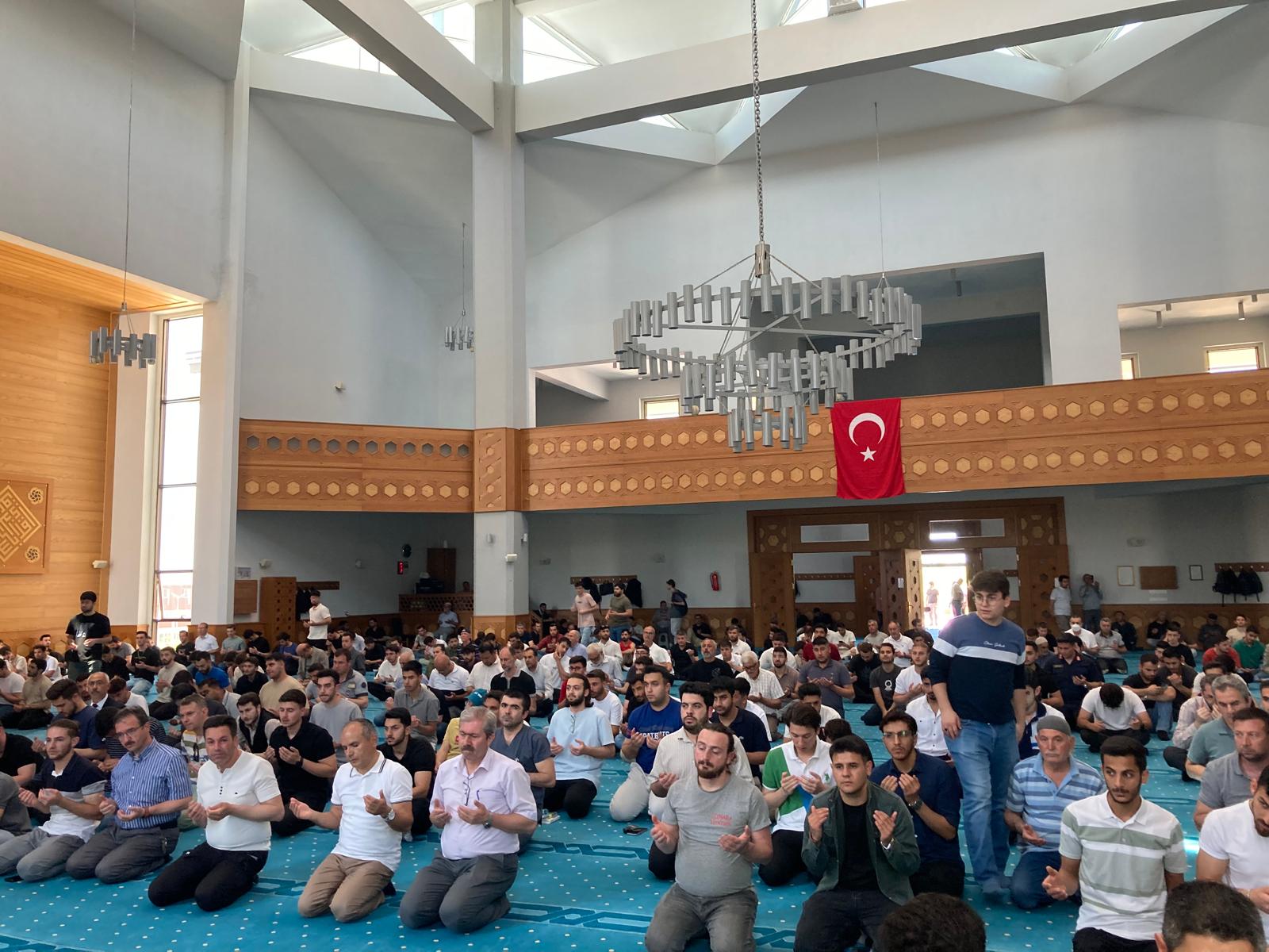 Üniversitemizden Mezun Olan Öğrencileri İçin Mezuniyet Mevlidi Programı 2