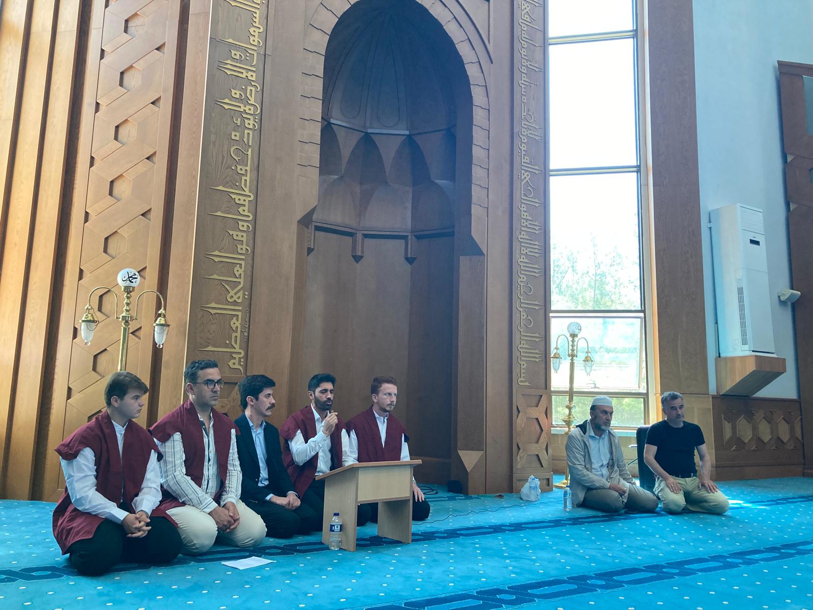 Üniversitemizden Mezun Olan Öğrencileri İçin Mezuniyet Mevlidi Programı