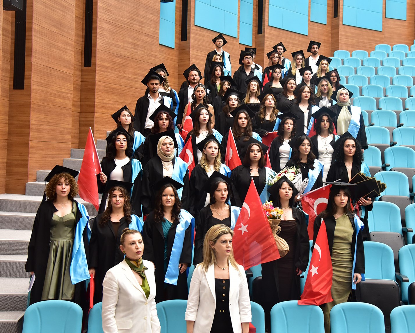 Fakültemizde Mezuniyet Sevinci 7