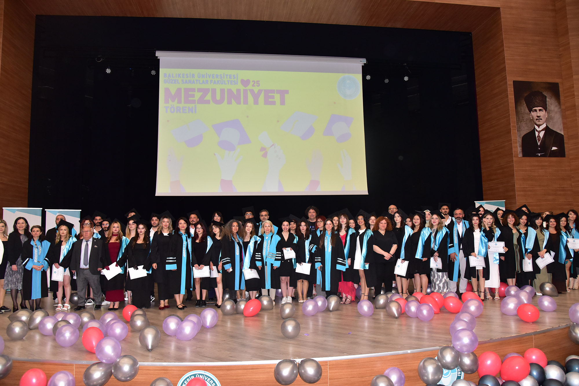 Fakültemizde Mezuniyet Sevinci