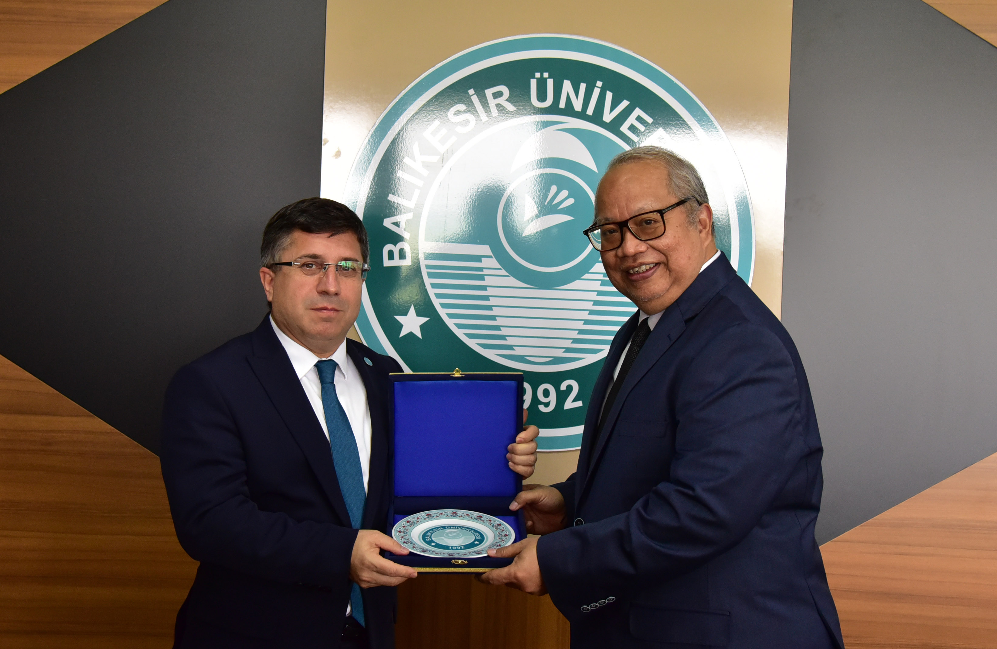 Endonezya ile Akademik İş Birliğinde Yeni Adım: Endonezya Cumhuriyeti İstanbul Başkonsolosundan, BAÜN Rektörü Prof. Dr. Yücel Oğurlu’ya Ziyaret 3