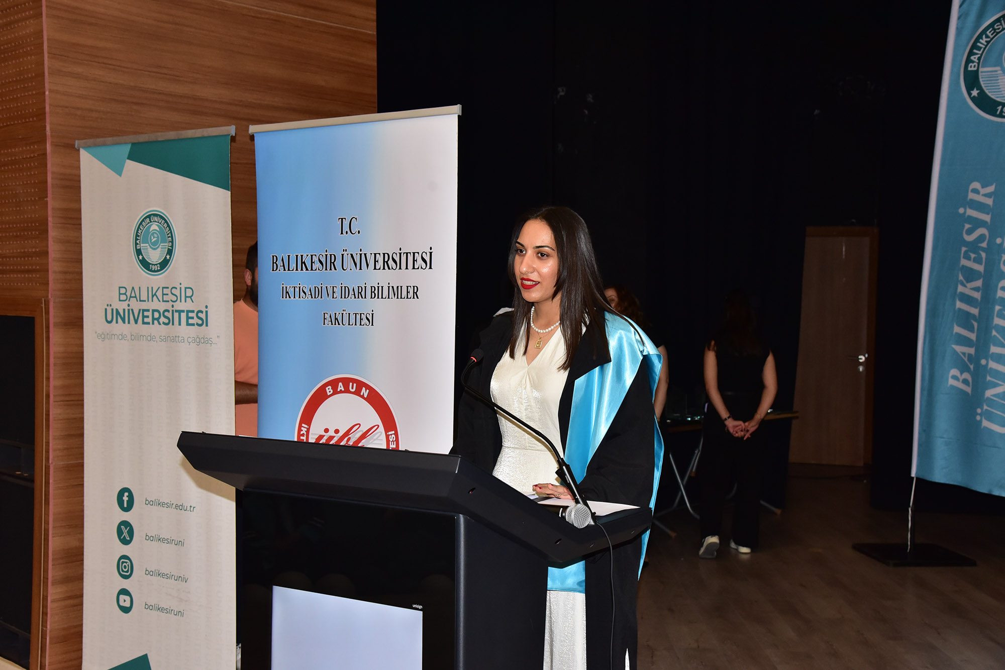 İş Dünyasının Yeni Aktörleri Göreve Hazır: İktisadi ve İdari Bilimler Fakültesinde Mezuniyet Gururu 3