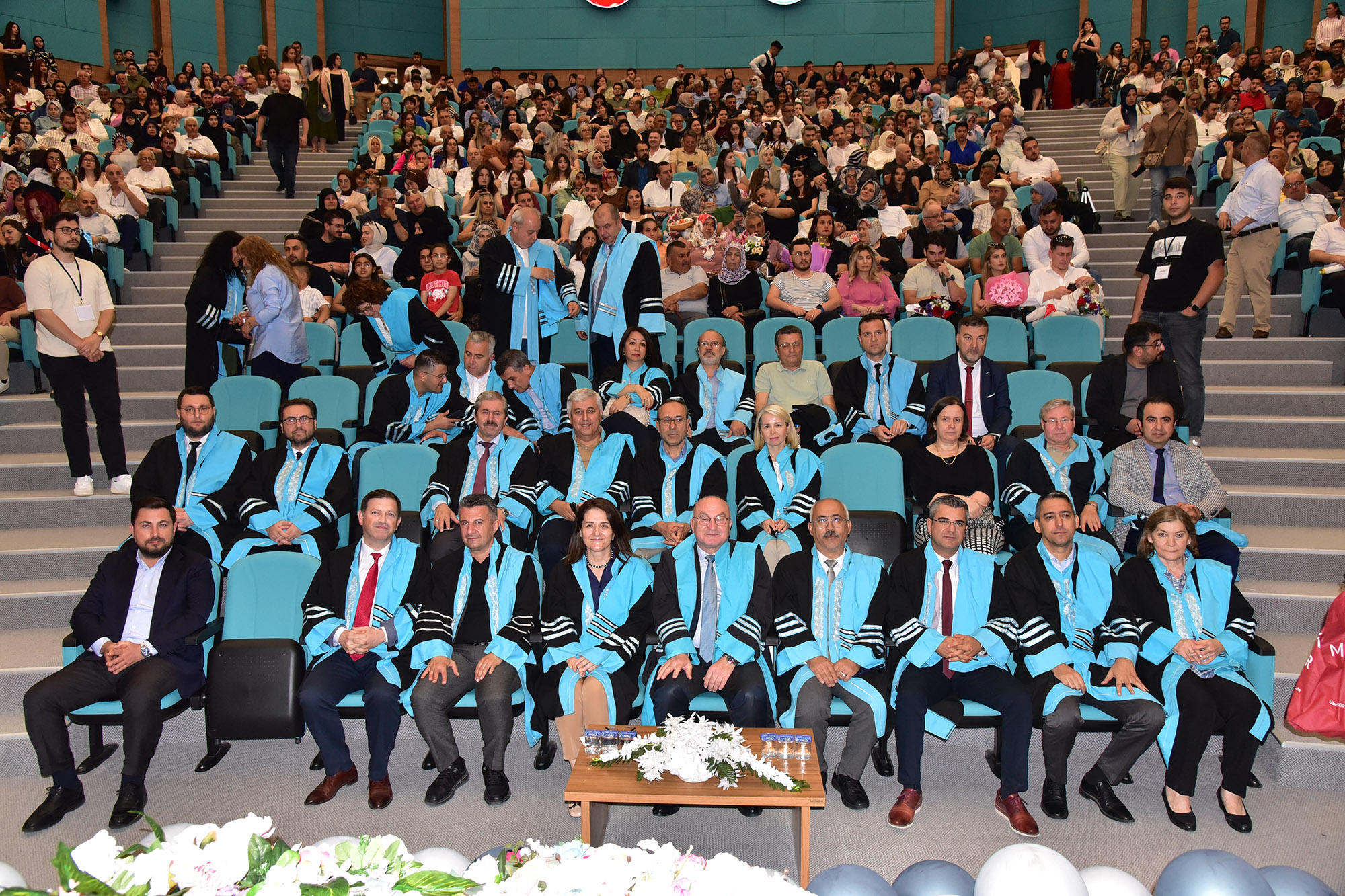 İş Dünyasının Yeni Aktörleri Göreve Hazır: İktisadi ve İdari Bilimler Fakültesinde Mezuniyet Gururu 2