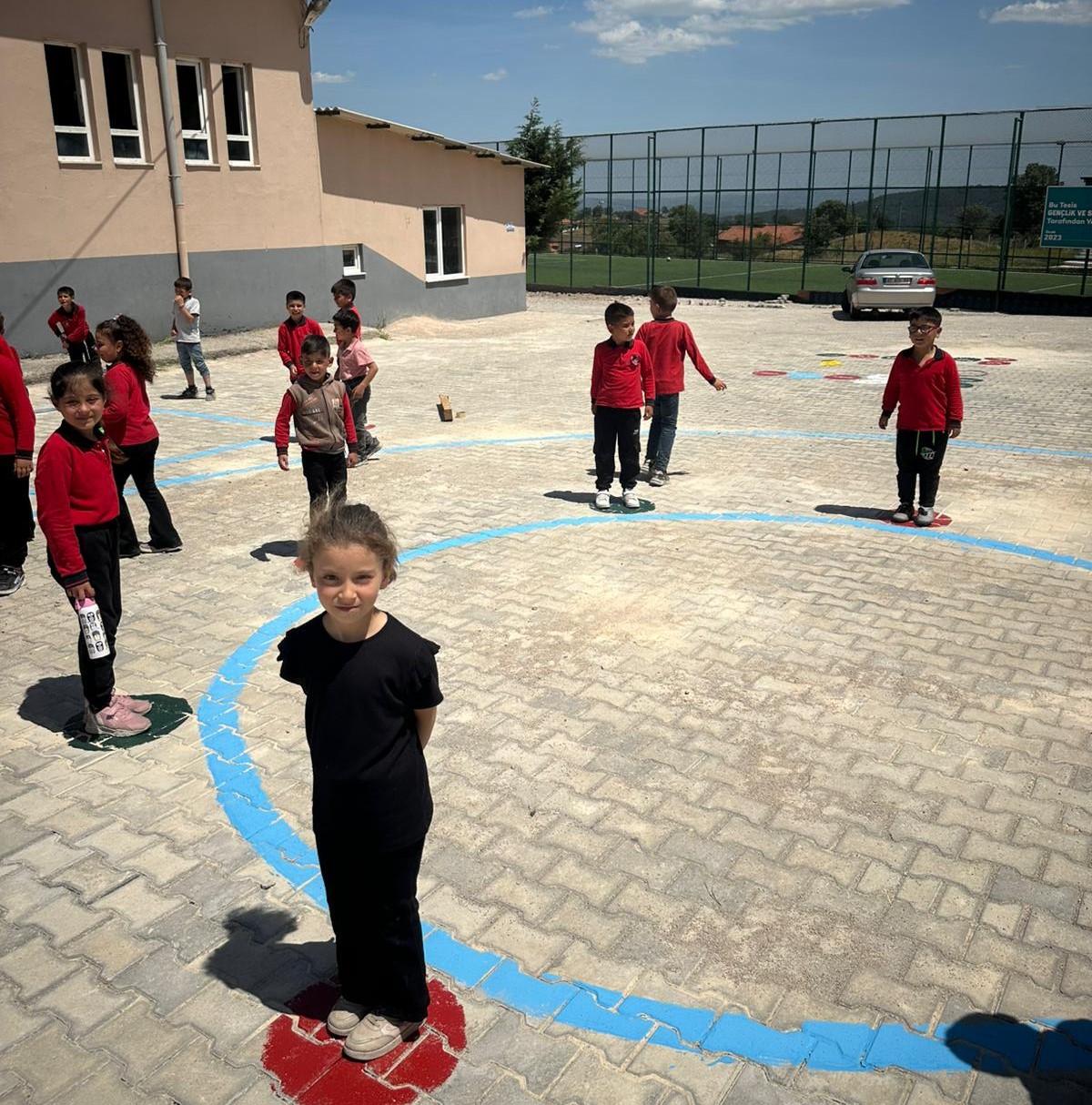 Gönüllü Kalplerden Renkli Dokunuşlar: Havran MYO Öğrencilerinden Köy Okuluna Anlamlı Destek 4