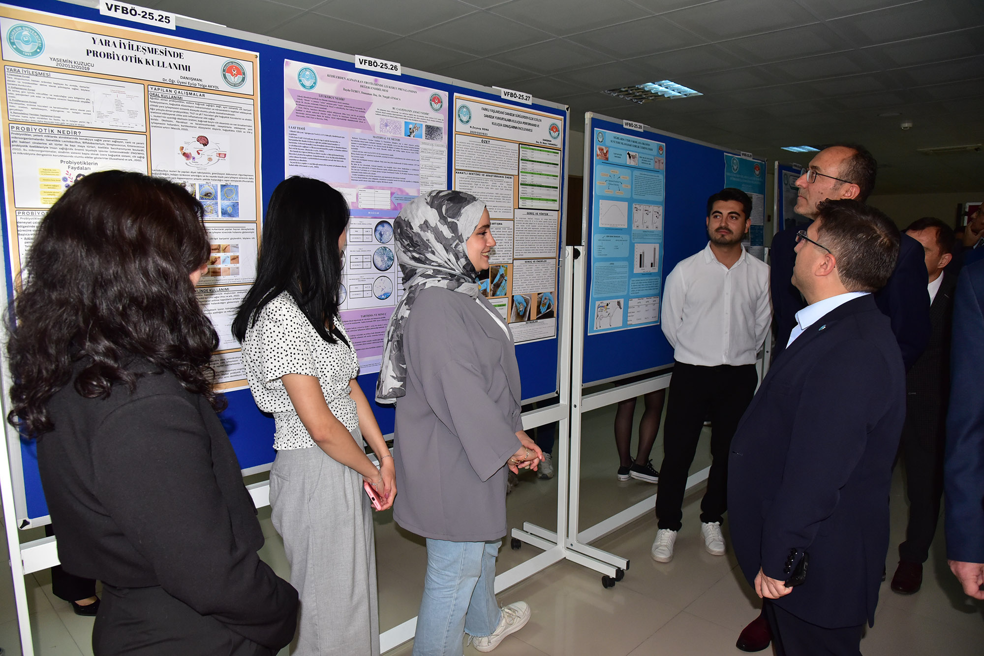 Genç Veteriner Hekim Adaylarından Bilim Şöleni: Bitirme Projesi Poster Sunumları Yoğun İlgi Gördü 3