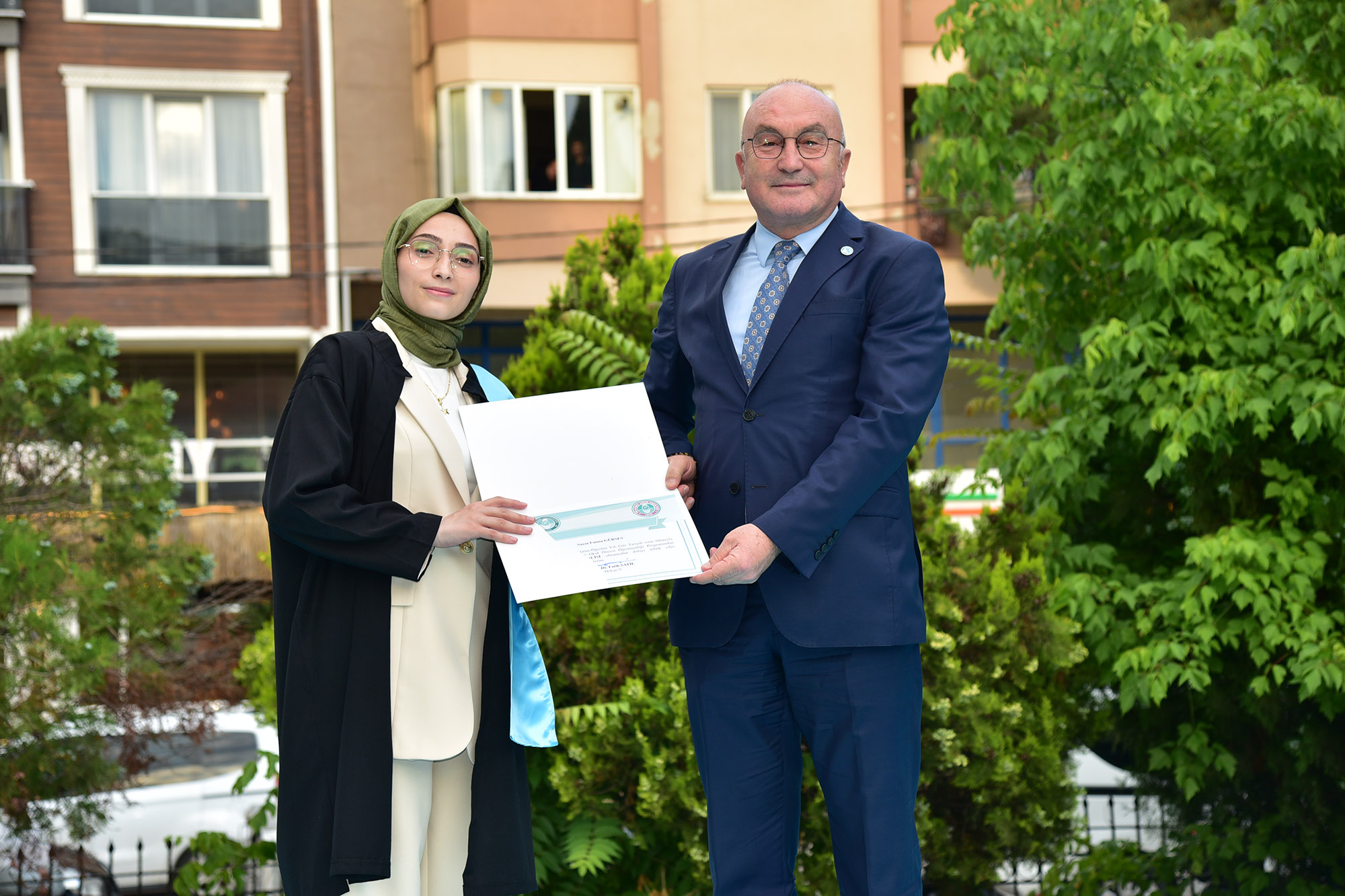 Yeni Nesil Eğitimciler Meslek Hayatına İlk Adımlarını Attı: Türkiye’nin En Köklü ve Güzide Eğitim Kurumu Necatibey Eğitim Fakültesi’nde Mezuniyet Heyecanı 8