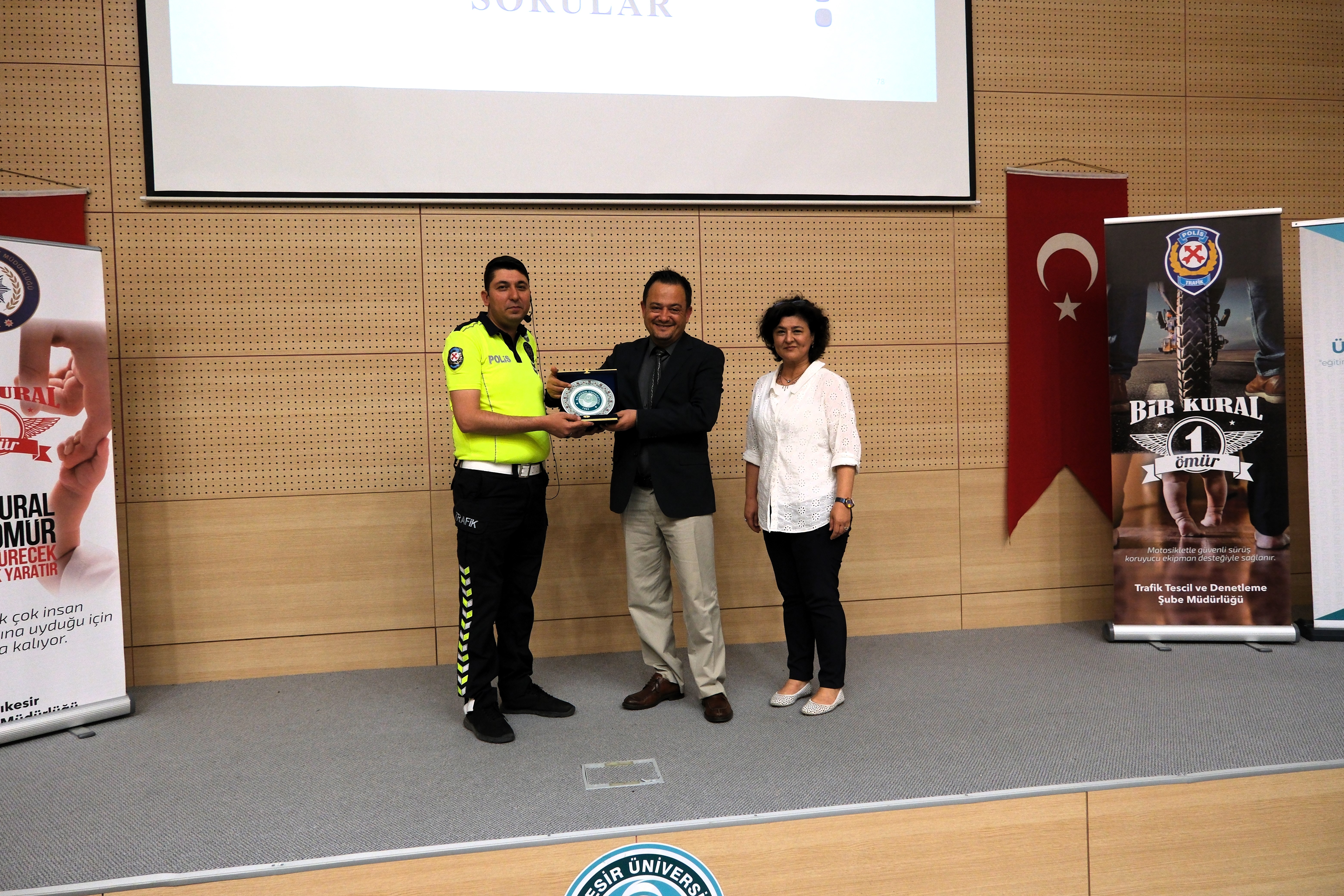 Üniversitemiz Personeline Karayolu Trafik Haftası Kapsamında Trafik Eğitimi Verildi 4
